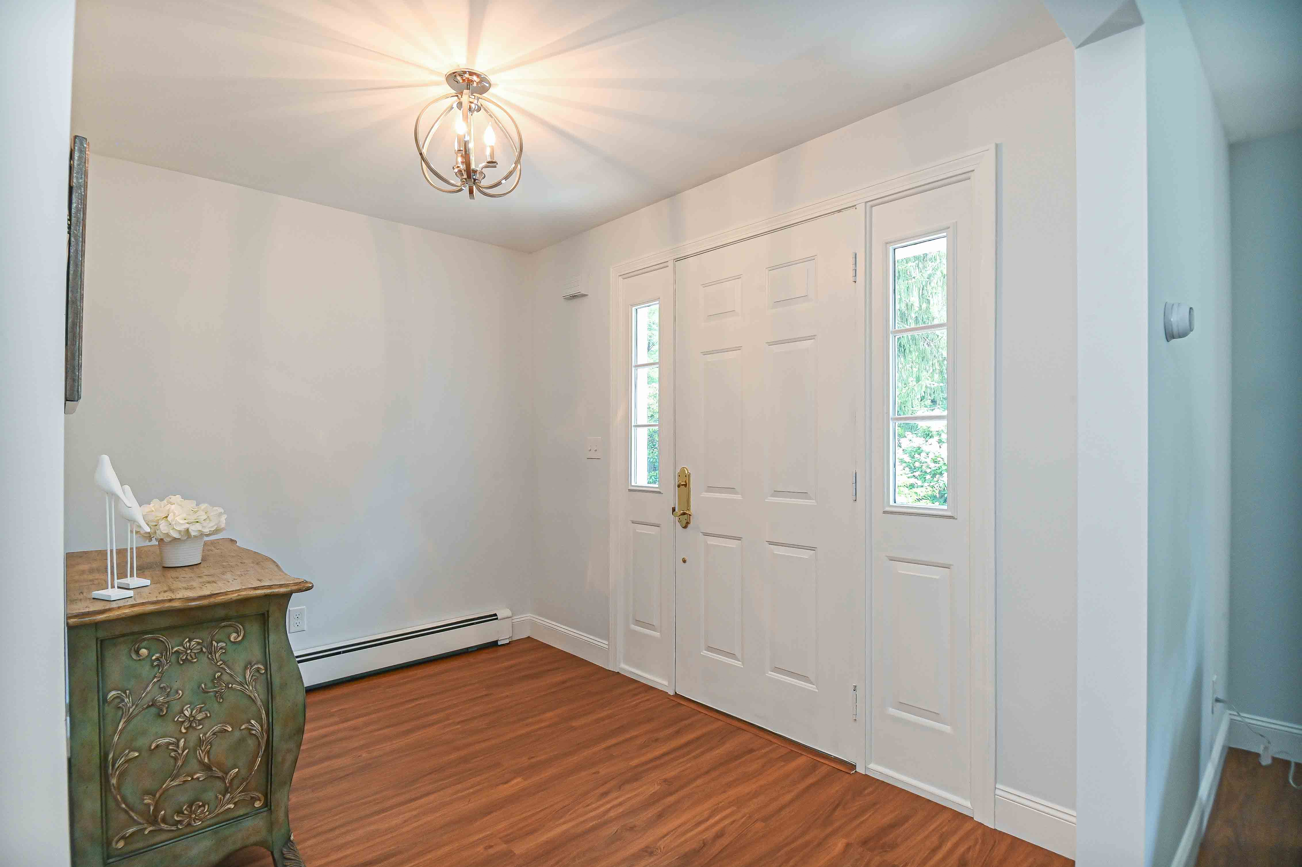York, Maine, 03909, United States, 3 Bedrooms Bedrooms, ,3 BathroomsBathrooms,Residential,For Sale,1912030