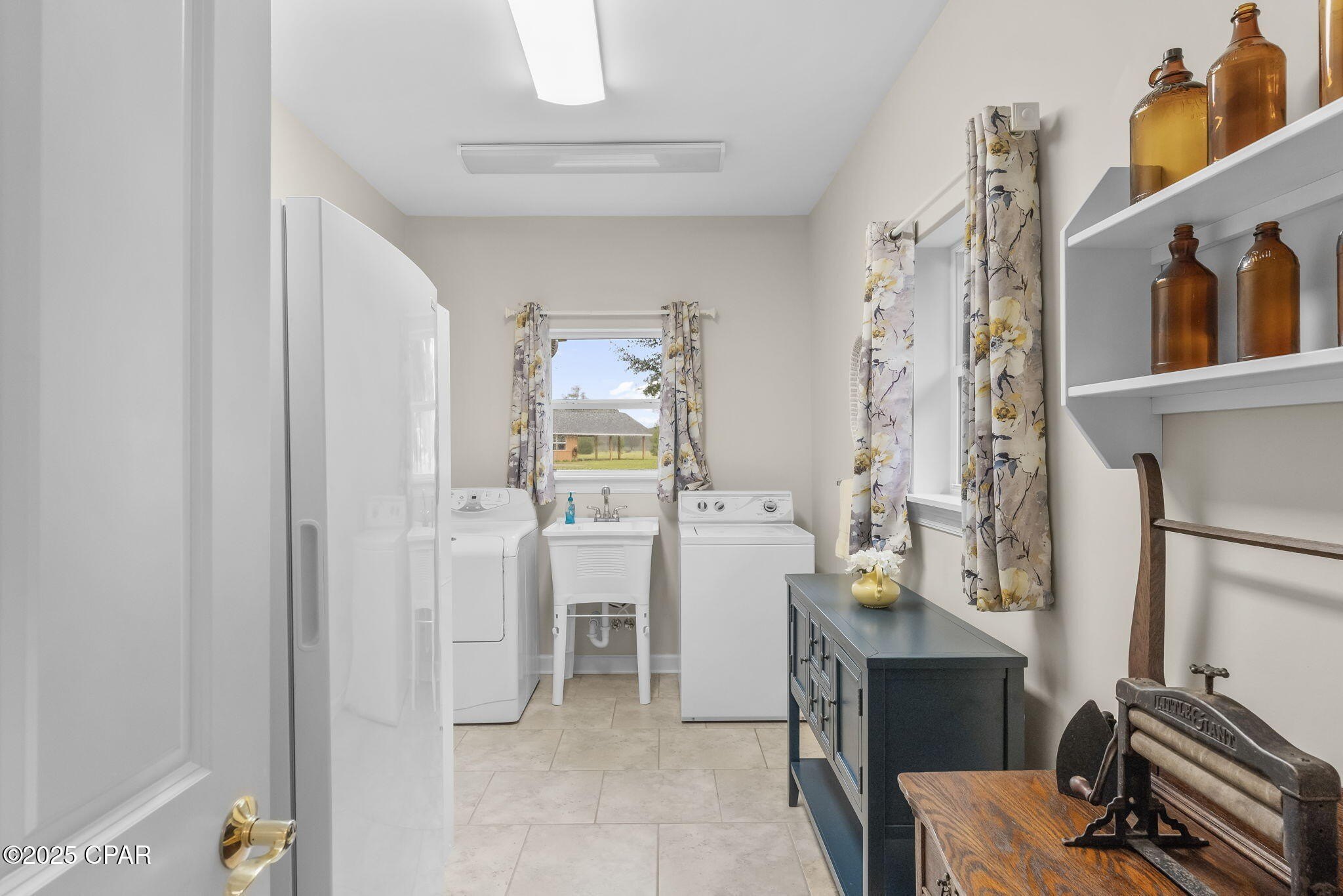 Youngstown, Florida, 32466, United States, 6 Bedrooms Bedrooms, ,6 BathroomsBathrooms,Residential,For Sale,1983496