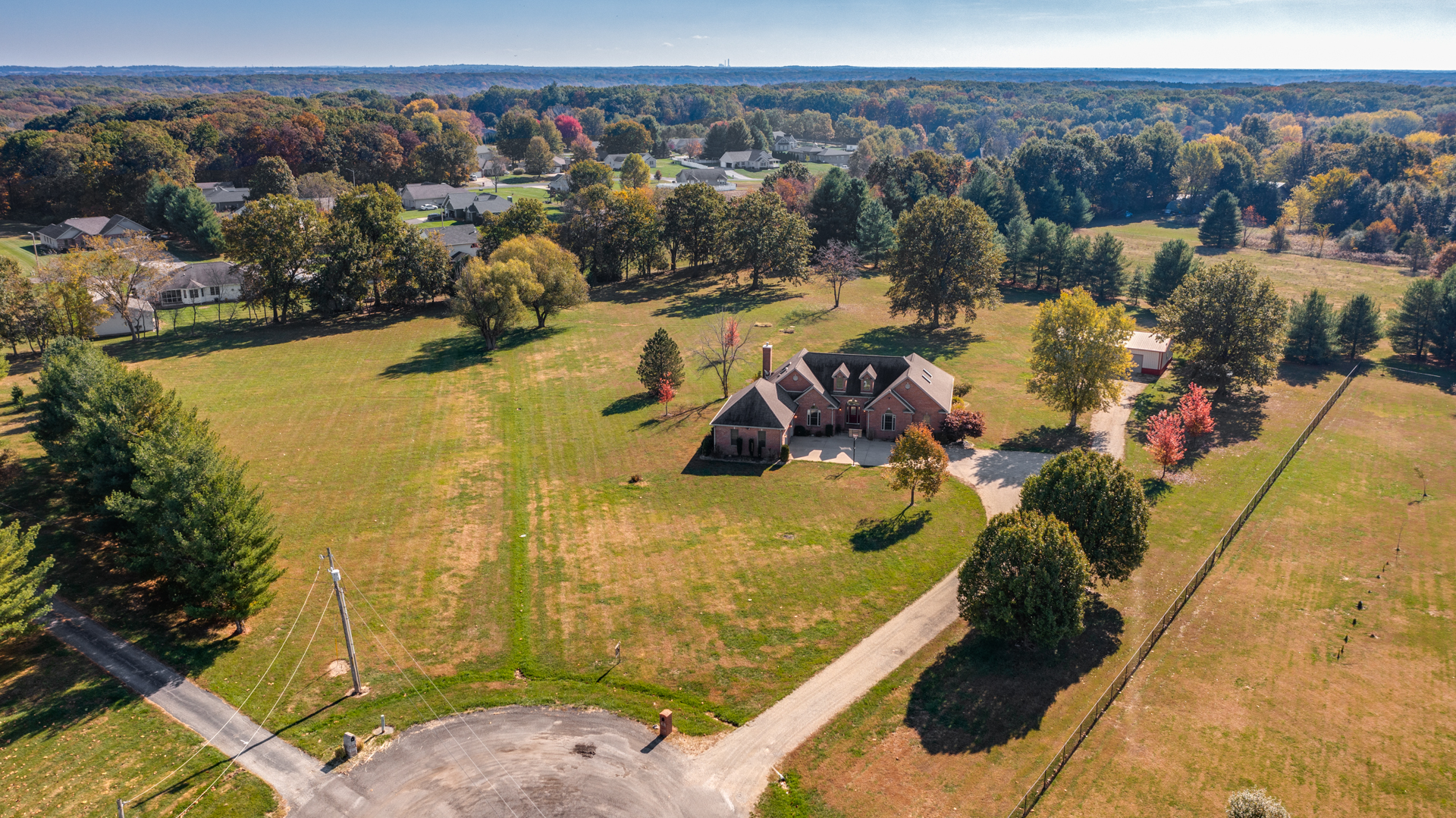 Litchfield, Illinois, 62056, United States, 5 Bedrooms Bedrooms, ,4 BathroomsBathrooms,Residential,For Sale,1986083