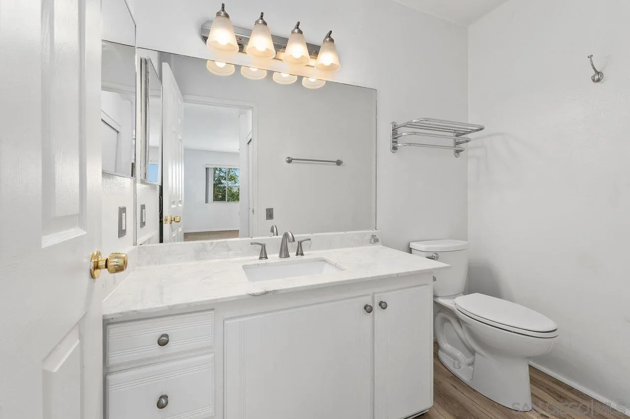 San Diego, California, 92110, United States, 4 Bedrooms Bedrooms, ,3 BathroomsBathrooms,Residential,For Sale,1940951