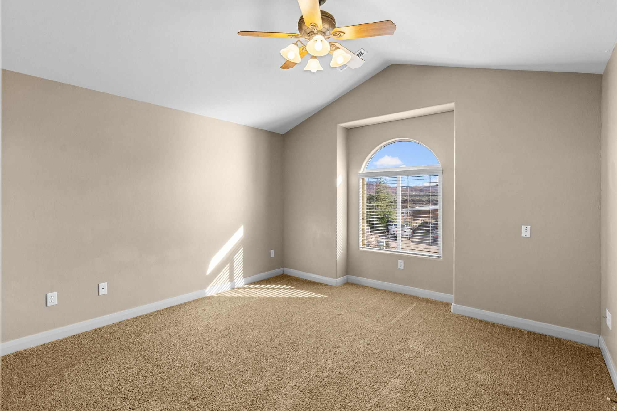 Santa Clara, Utah, 84765, United States, 4 Bedrooms Bedrooms, ,3 BathroomsBathrooms,Residential,For Sale,1992069