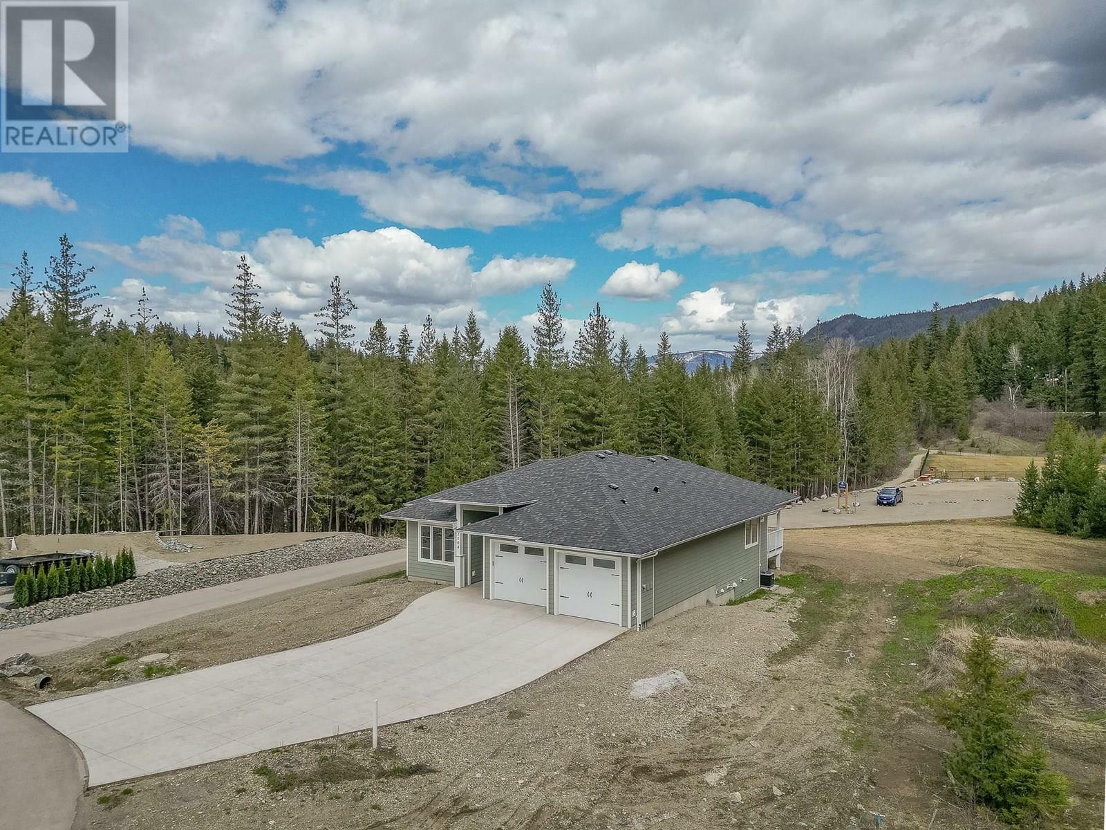 BLIND BAY, British Columbia, V0E 1H0, CA, 3 Bedrooms Bedrooms, ,2 BathroomsBathrooms,Residential,For Sale,1836853
