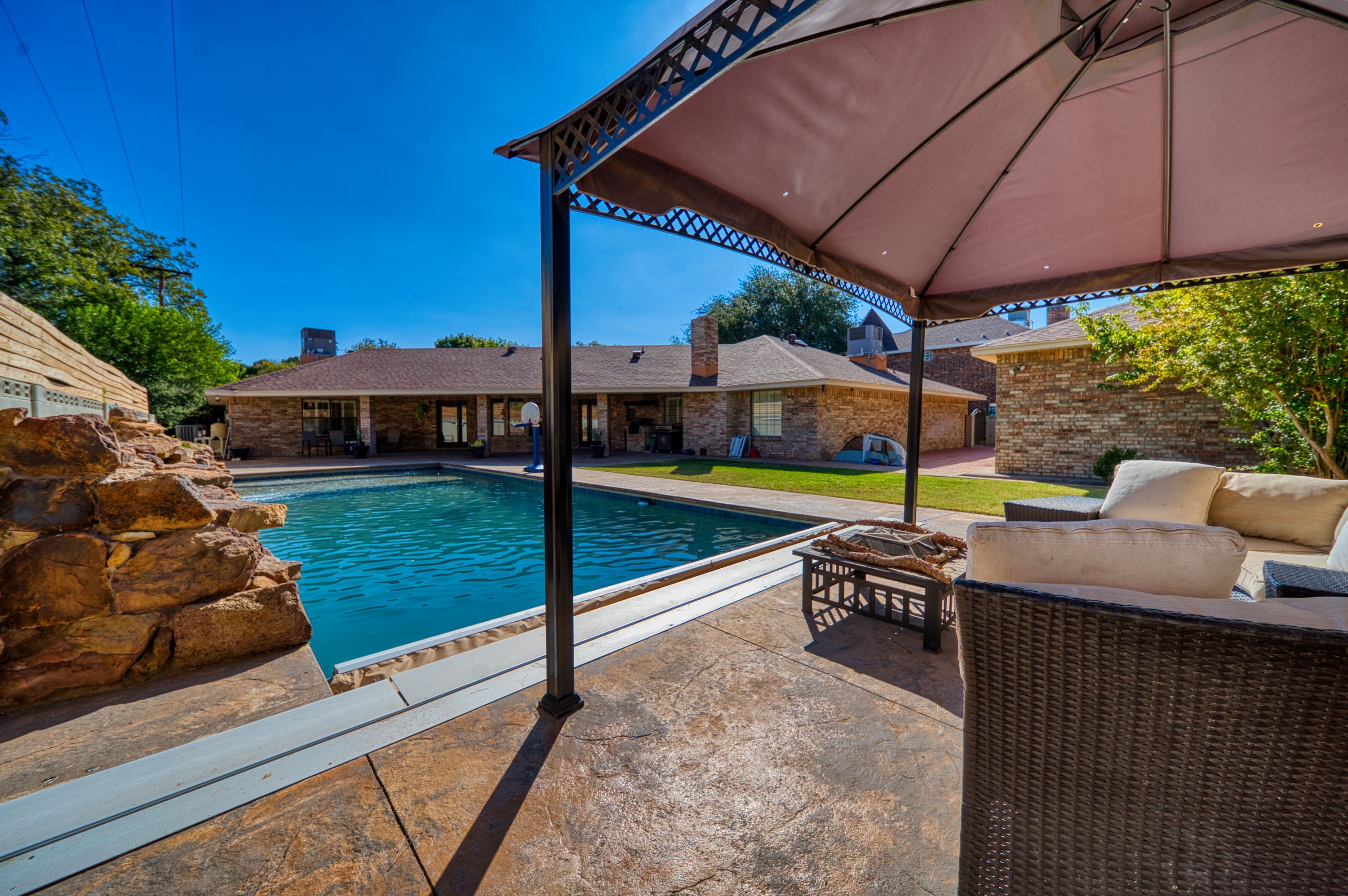 Carlsbad, New Mexico, 88220, United States, 4 Bedrooms Bedrooms, ,3 BathroomsBathrooms,Residential,For Sale,1974897