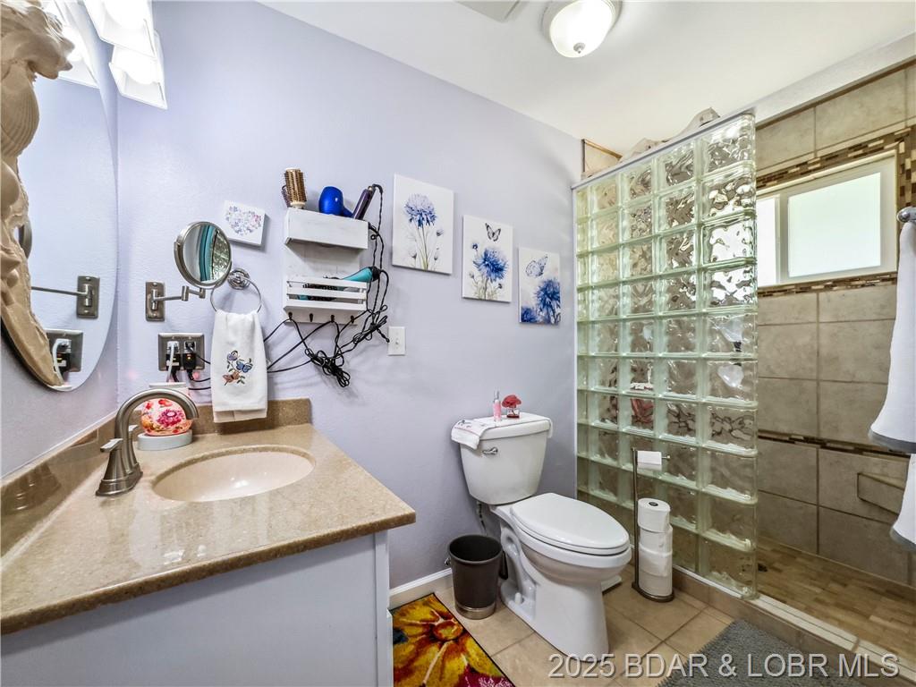 Camdenton, Missouri, 65020, United States, 3 Bedrooms Bedrooms, ,3 BathroomsBathrooms,Residential,For Sale,1849763