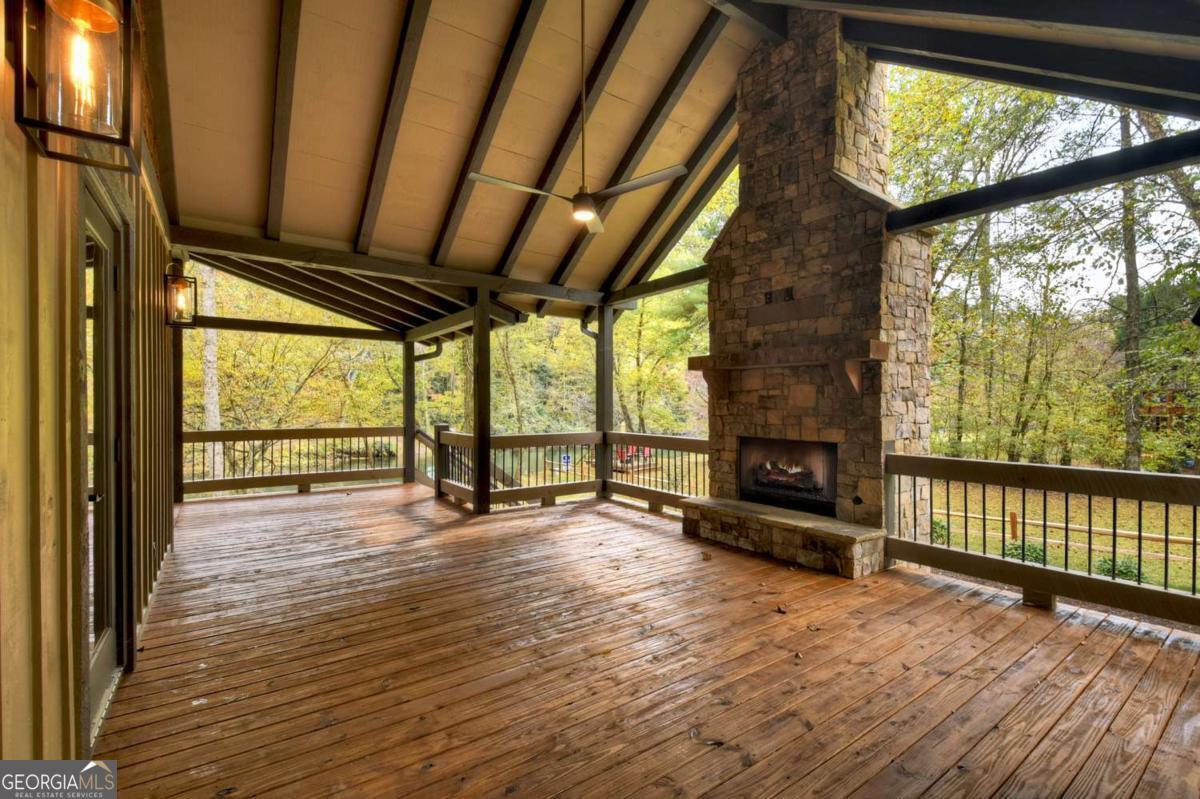 Mineral Bluff, Georgia, 30559, United States, 6 Bedrooms Bedrooms, ,3 BathroomsBathrooms,Residential,For Sale,1989738