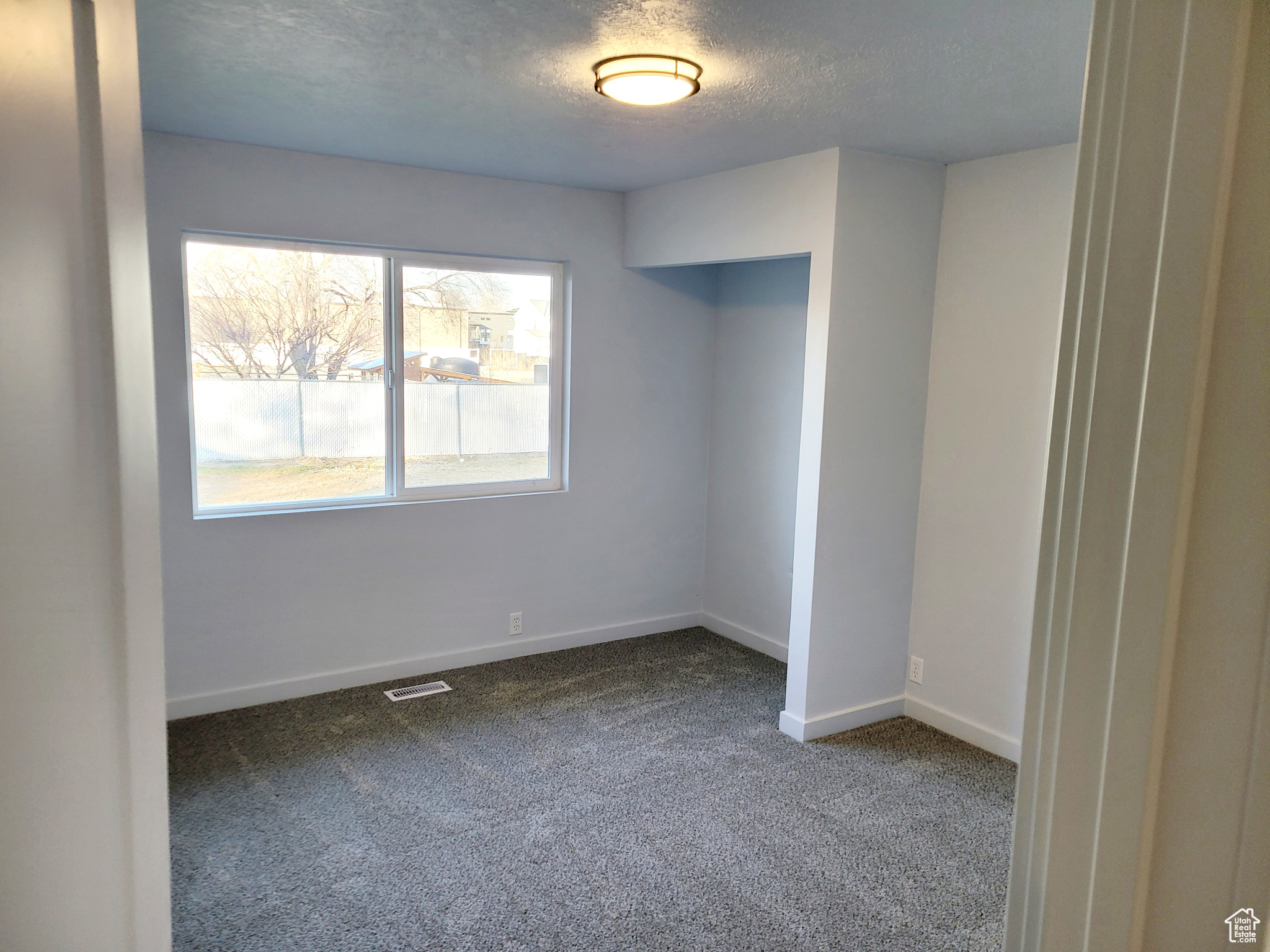Riverton, Utah, 84065, United States, 6 Bedrooms Bedrooms, ,1 BathroomBathrooms,Residential,For Sale,1709565