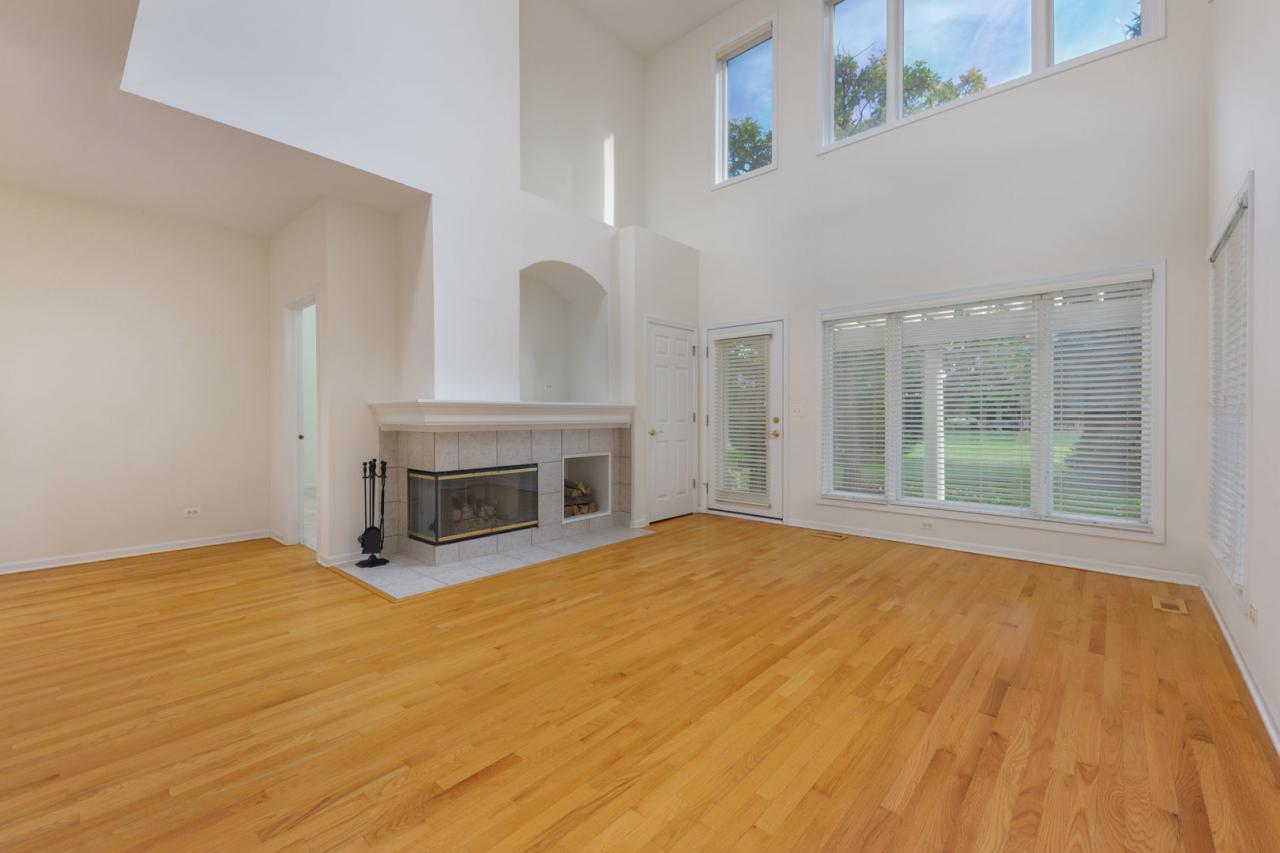 2353 Woodglen Drive, Aurora, Illinois, 60502, United States, 3 Bedrooms Bedrooms, ,3 BathroomsBathrooms,Residential,For Sale,2353 Woodglen Drive,1682401
