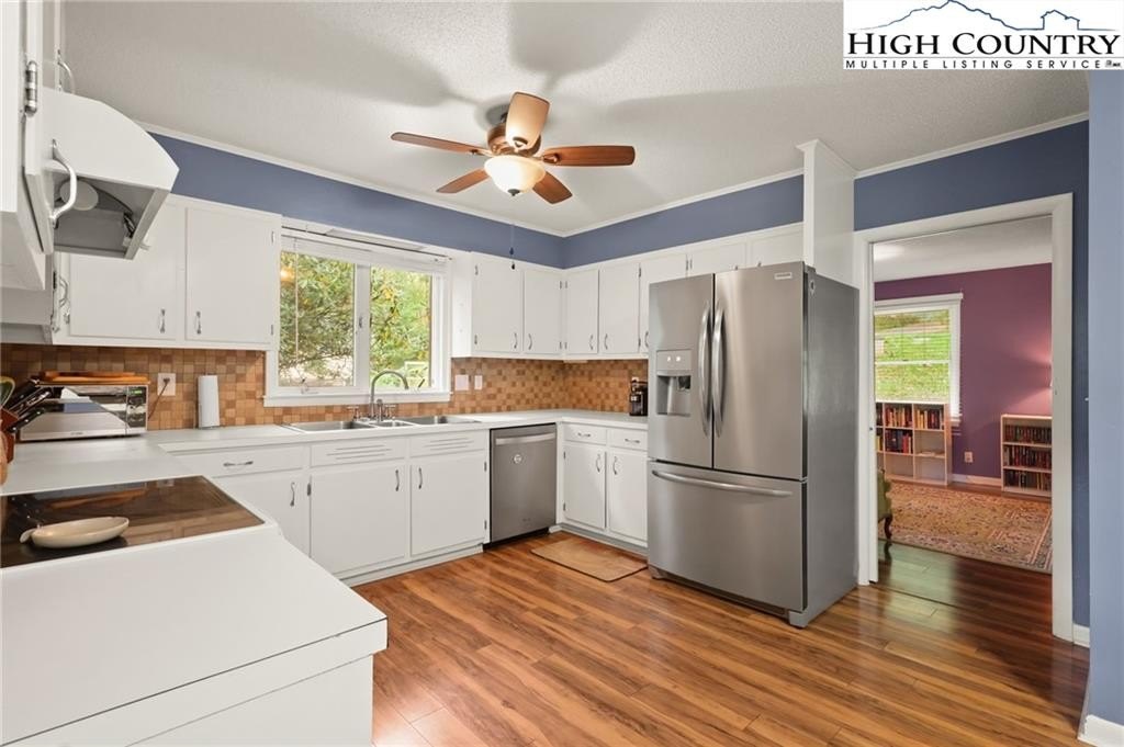 Boone, North Carolina, 28607, United States, 3 Bedrooms Bedrooms, ,3 BathroomsBathrooms,Residential,For Sale,1974866