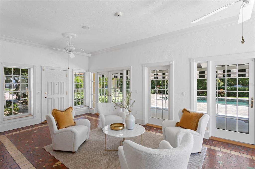 St Petersburg, Florida, 33704, United States, 4 Bedrooms Bedrooms, ,5 BathroomsBathrooms,Residential,For Sale,1794031