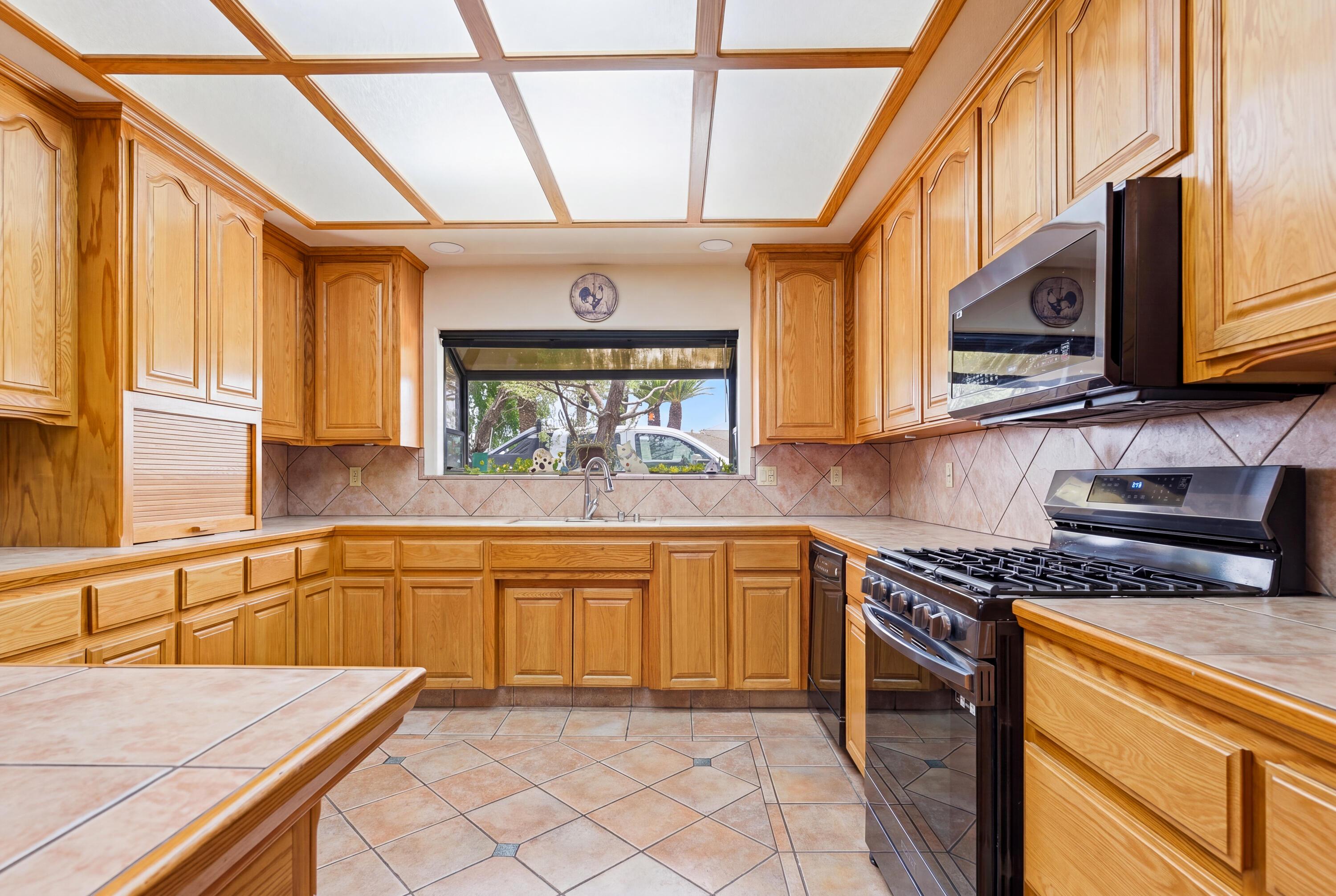 Porterville, California, 93257, United States, 4 Bedrooms Bedrooms, ,2 BathroomsBathrooms,Residential,For Sale,2020854
