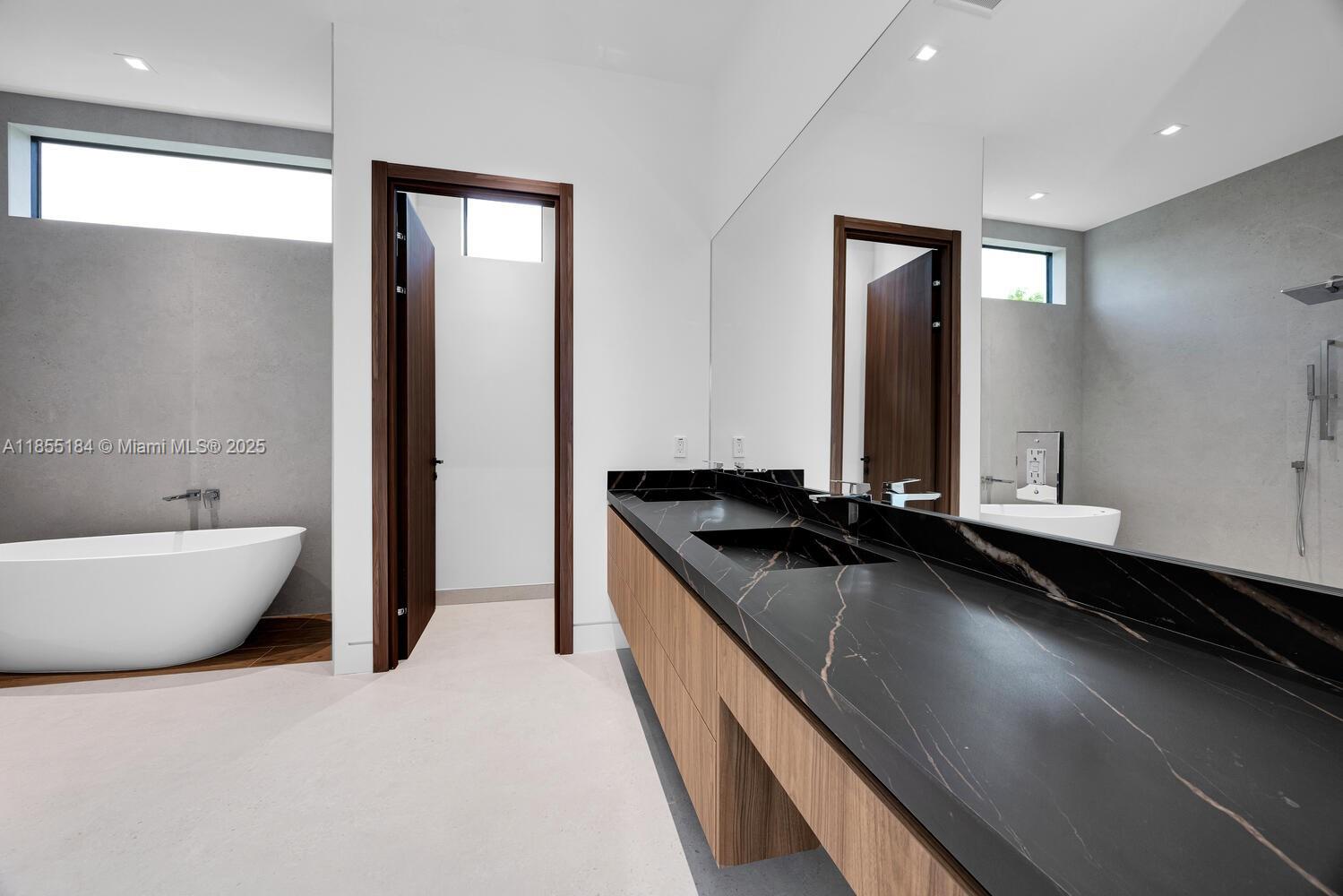 Miami, Florida, 33134, United States, 5 Bedrooms Bedrooms, ,6 BathroomsBathrooms,Residential,For Sale,1934506