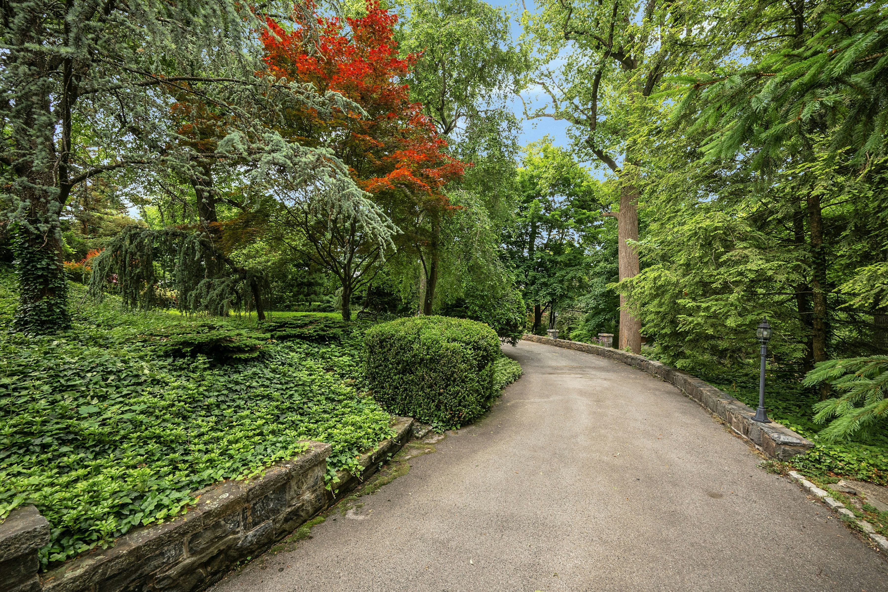  5440 Independence Avenue - 物件實景