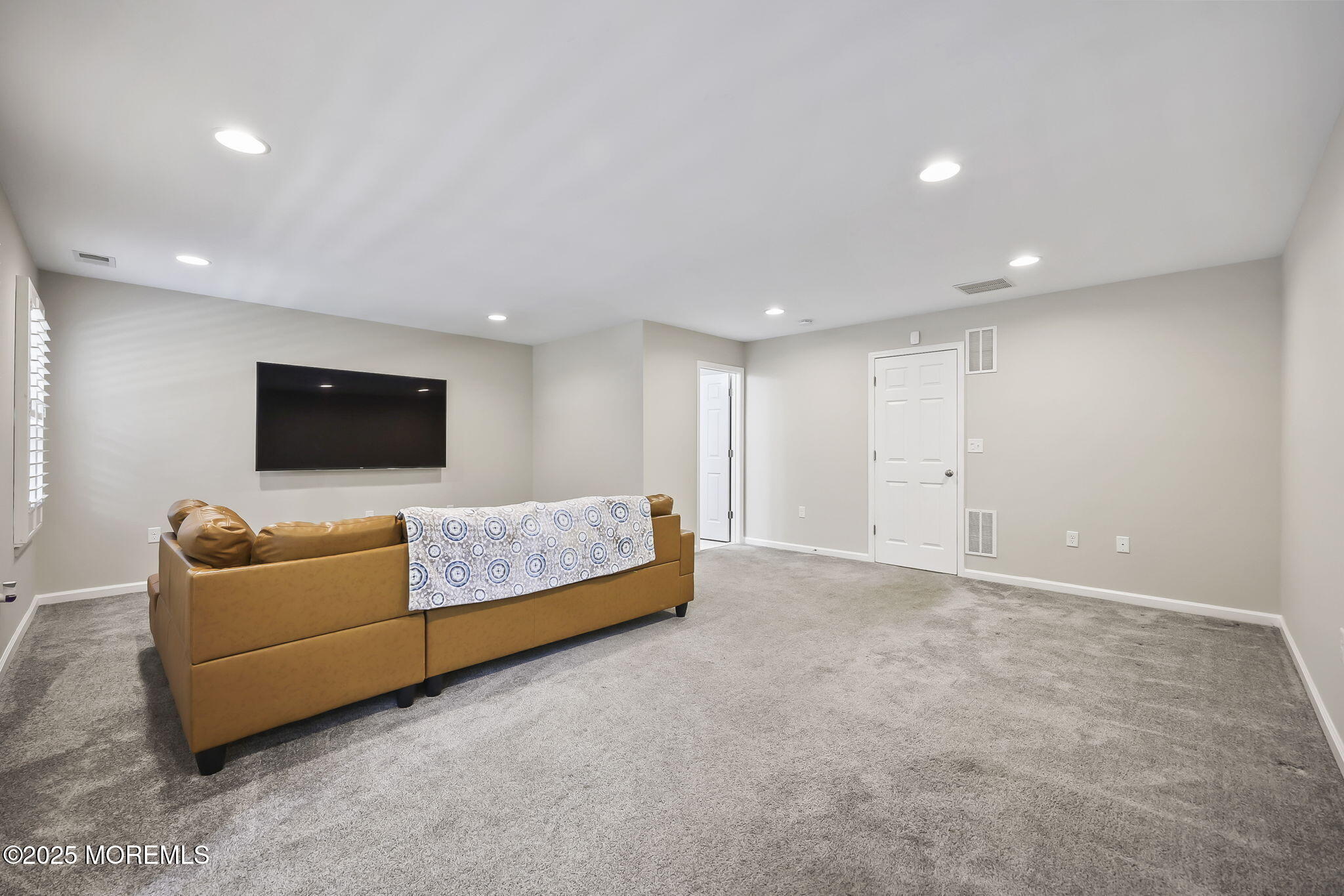 Shrewsbury Boro, New Jersey, 07702, United States, 3 Bedrooms Bedrooms, ,4 BathroomsBathrooms,Residential,For Sale,1942784