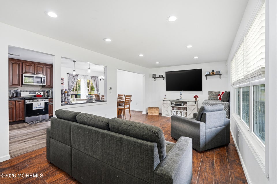Jackson, New Jersey, 08527, United States, 4 Bedrooms Bedrooms, ,2 BathroomsBathrooms,Residential,For Sale,2048956