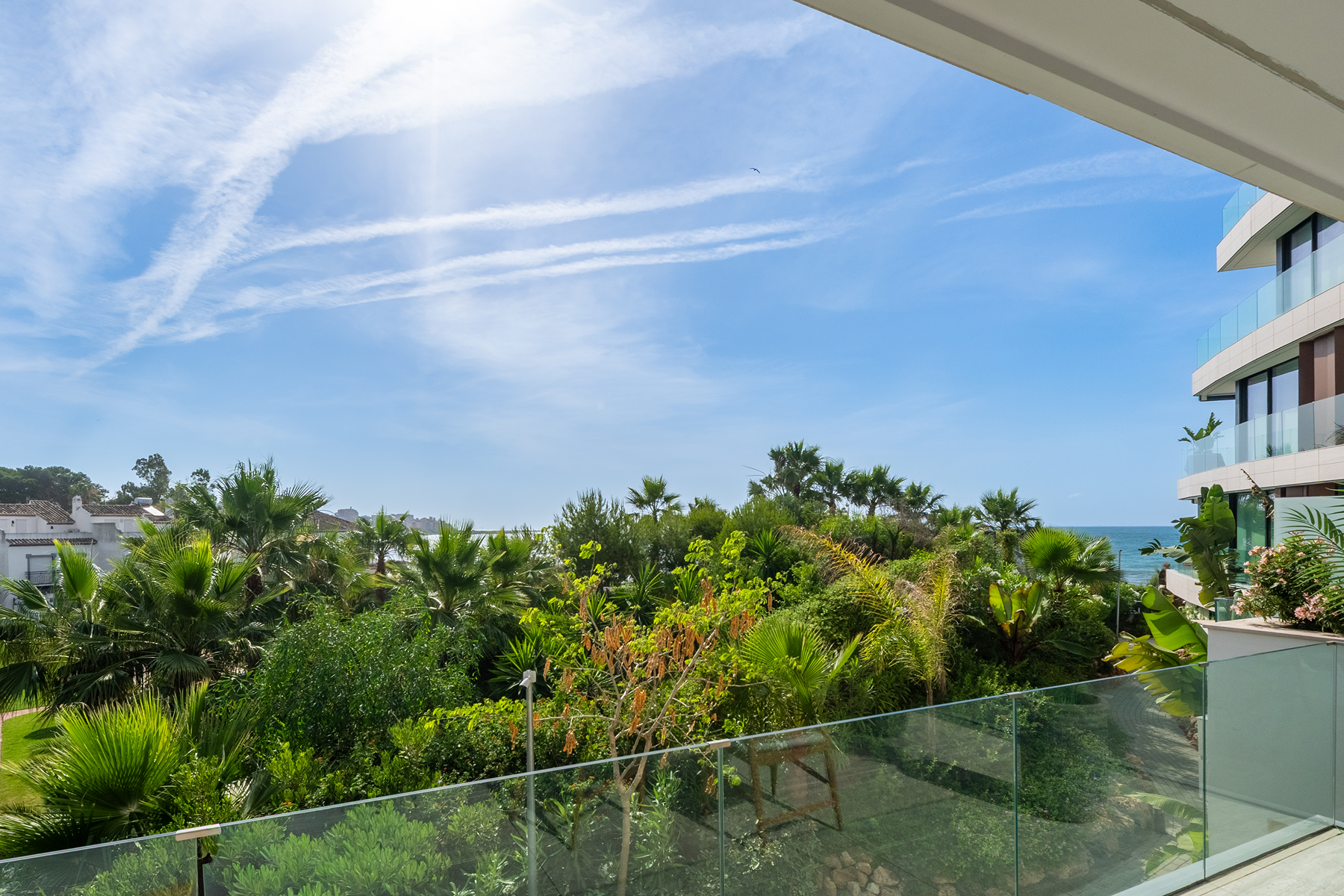  Beachfront apartment with exceptional resort amenities in Estepona - 物件實景