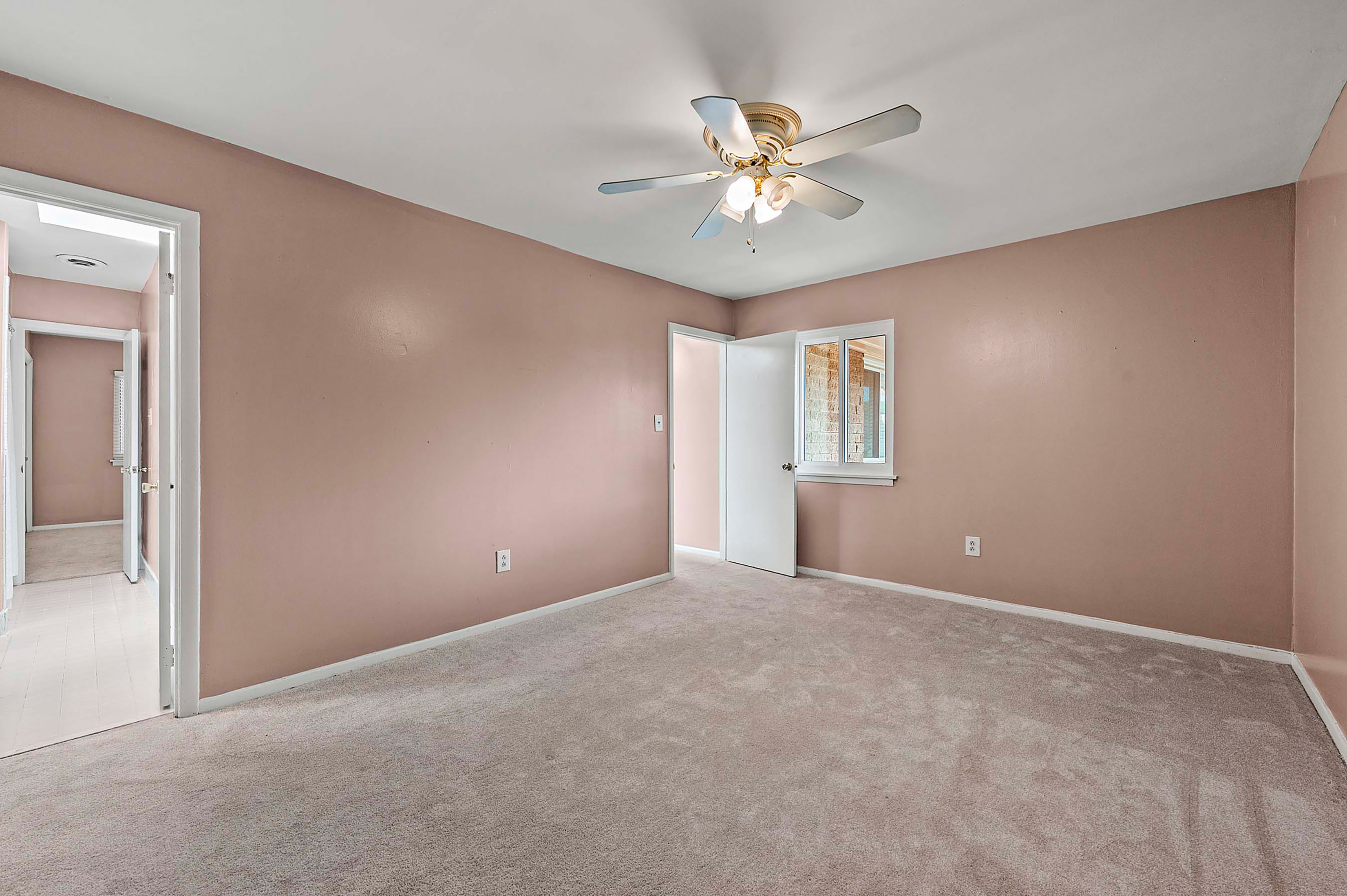  Rare Two-Story Garden Home in Laurel Grove with Covered Parking - 物件實景