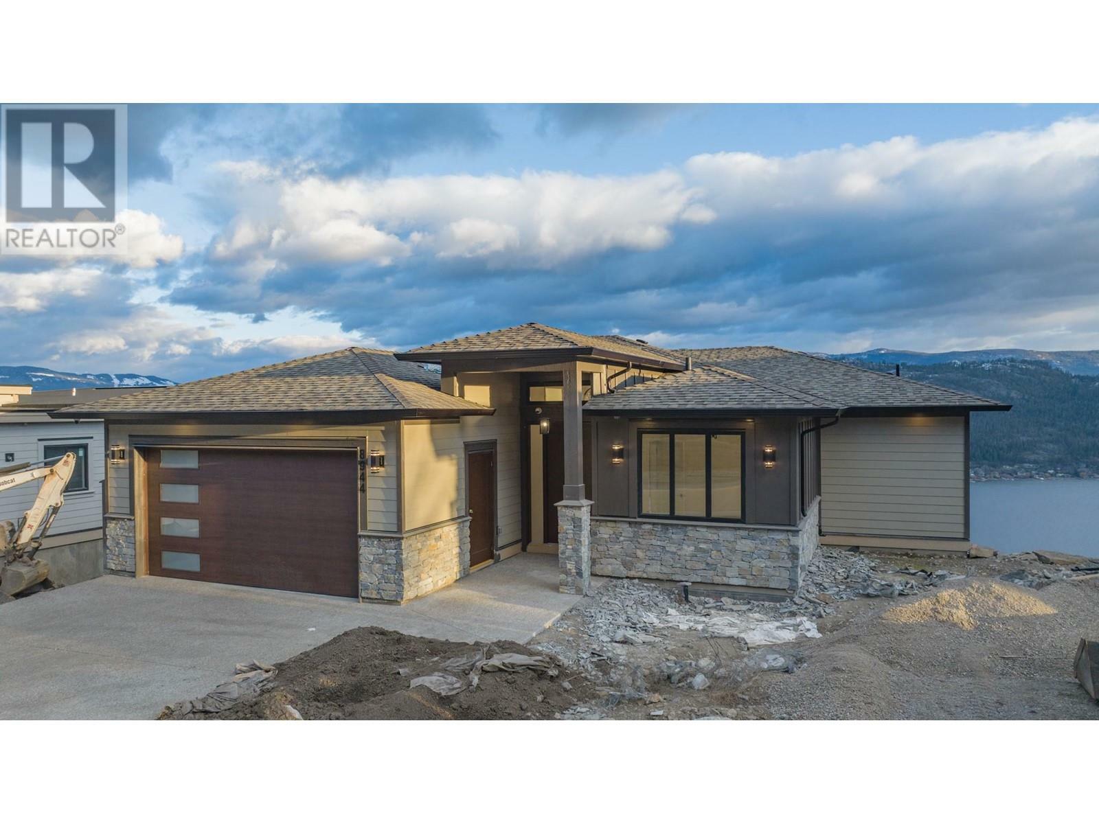 VERNON, British Columbia, V1H 2K9, CA, 4 Bedrooms Bedrooms, ,4 BathroomsBathrooms,Residential,For Sale,1838504