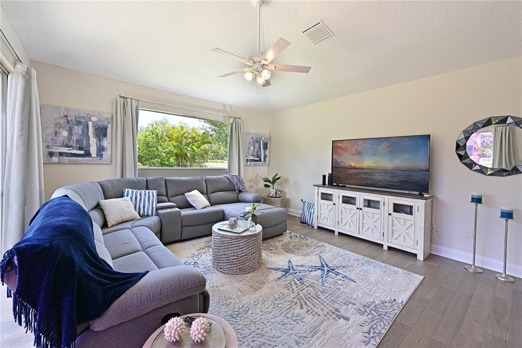 Bradenton, Florida, 34212, United States, 5 Bedrooms Bedrooms, ,3 BathroomsBathrooms,Residential,For Sale,1897819