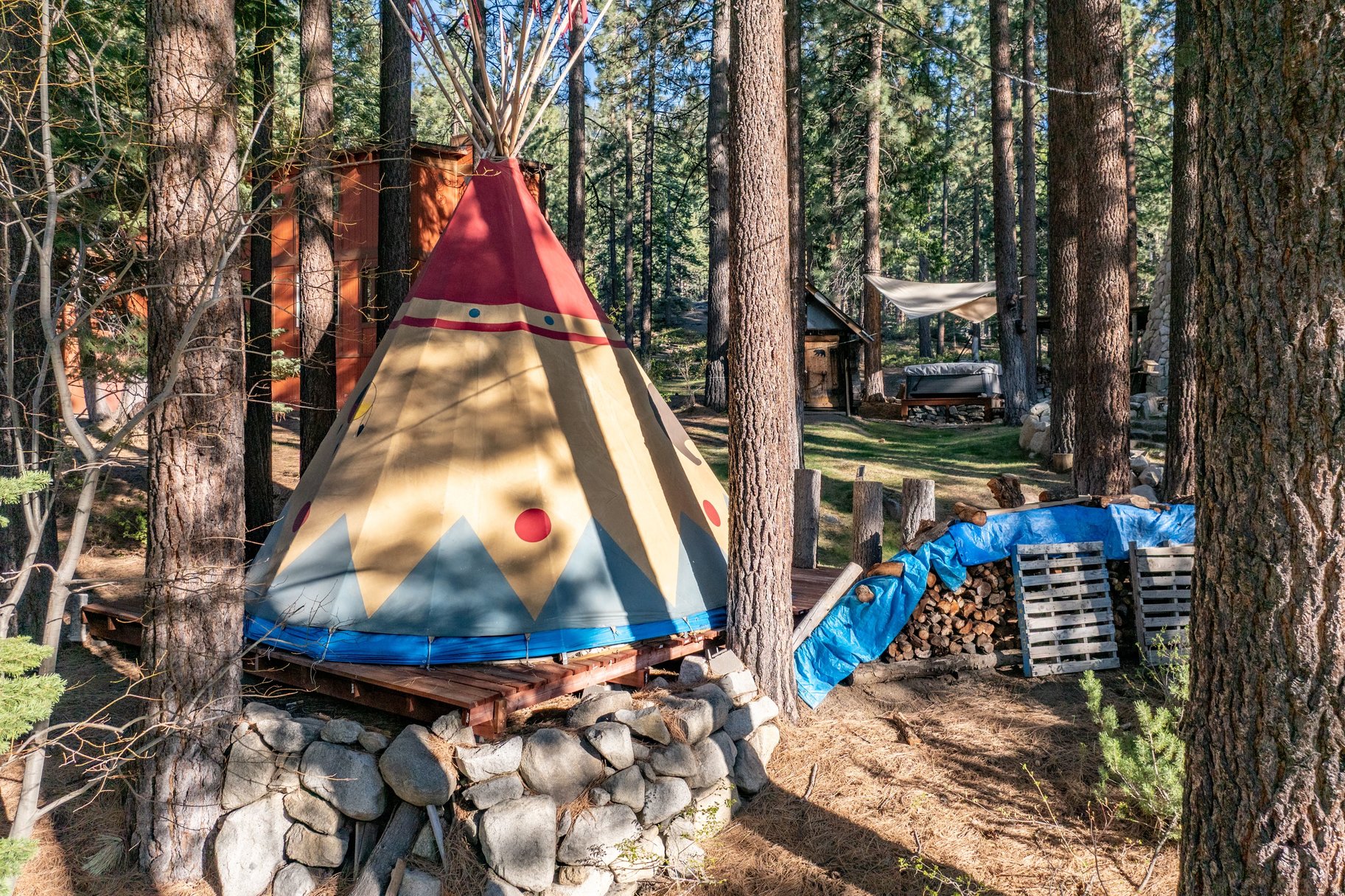  Turnkey Tahoe Retreat Backing to National Forest  Fully Remodeled & Furnish - 物件實景