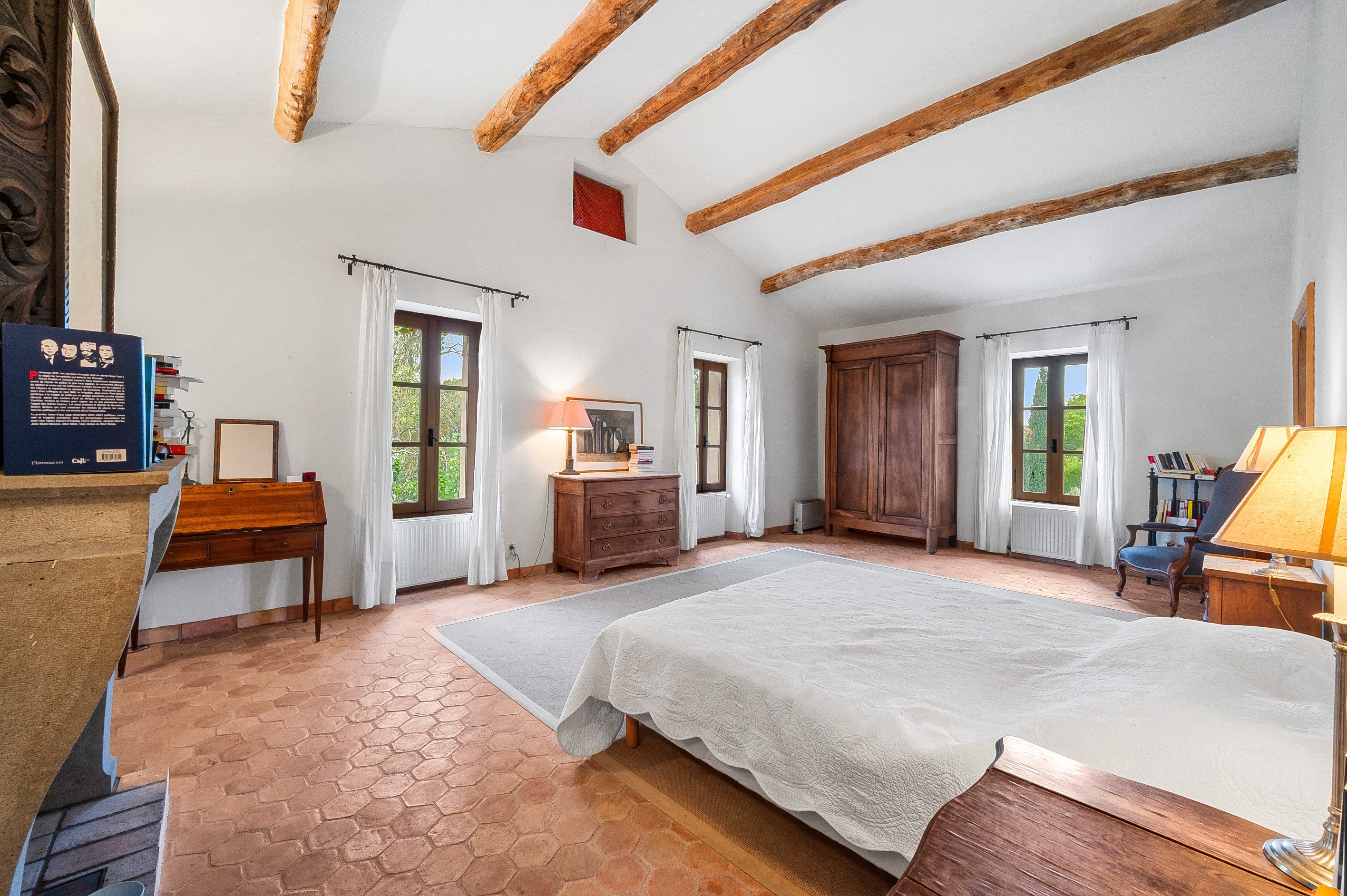  Exceptional Provençal Estate – Elegant Bastide with Pool Amidst Vineyards - 物件實景