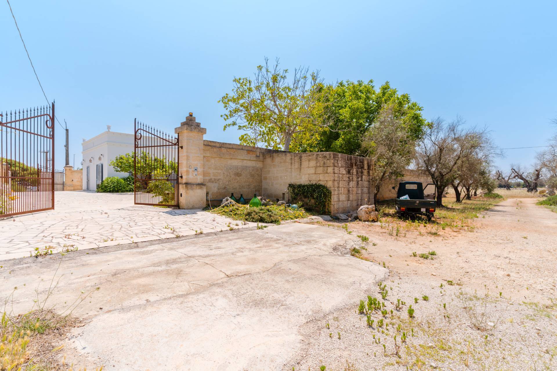 Ruffano, Lecce, 73049, IT, 4 Bedrooms Bedrooms, ,4 BathroomsBathrooms,Residential,For Sale,1892683