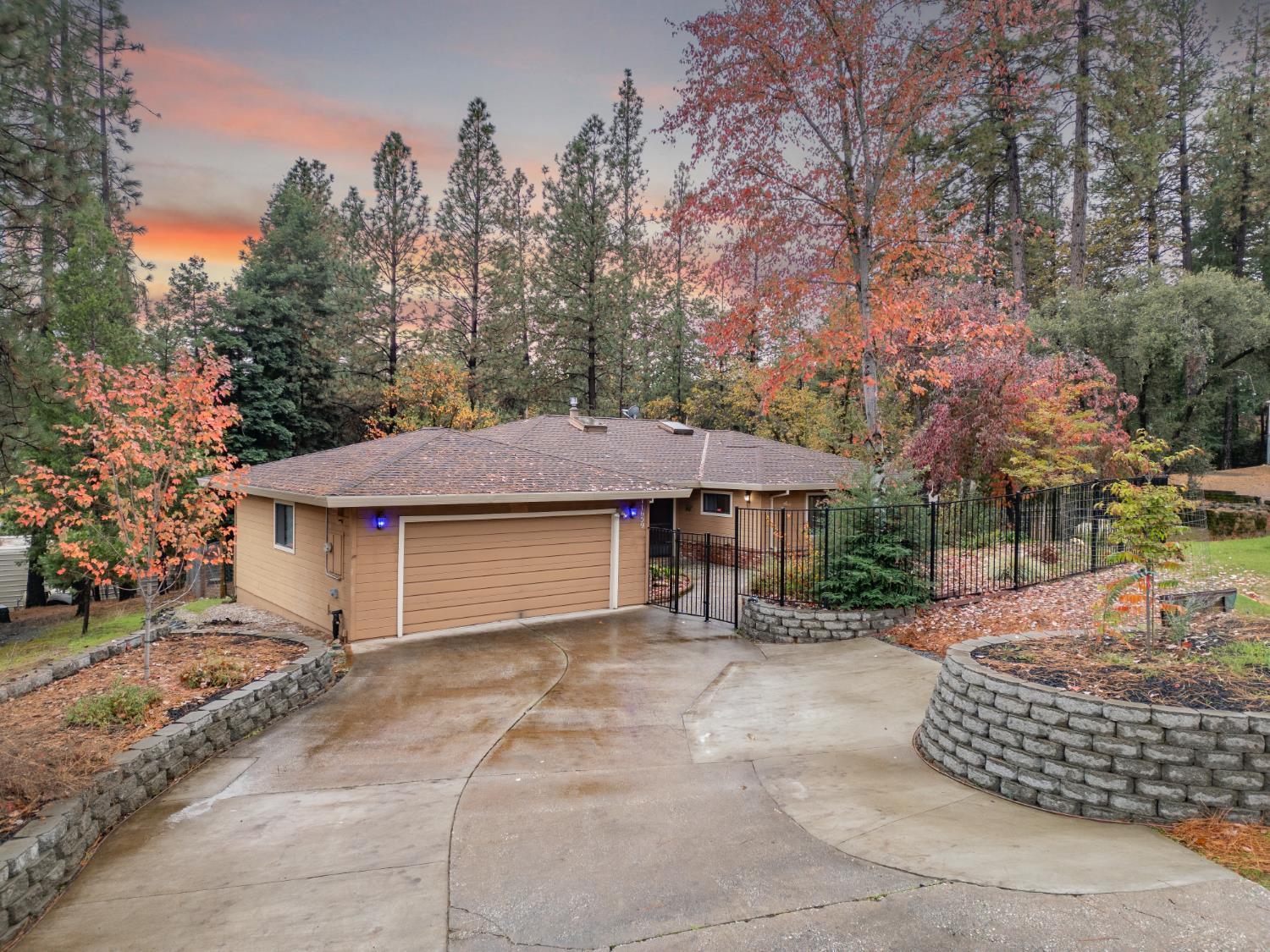 Grass Valley, California, 95949, United States, 3 Bedrooms Bedrooms, ,3 BathroomsBathrooms,Residential,For Sale,1992571