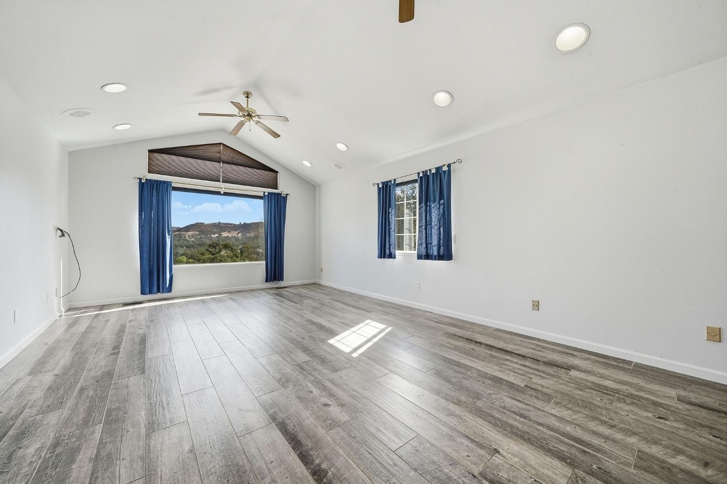 Valley Springs, California, 95252, United States, 3 Bedrooms Bedrooms, ,3 BathroomsBathrooms,Residential,For Sale,1983340