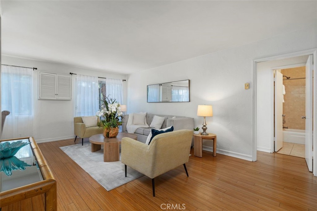Los Angeles, California, 90025, United States, 2 Bedrooms Bedrooms, ,2 BathroomsBathrooms,Residential,For Sale,1912181