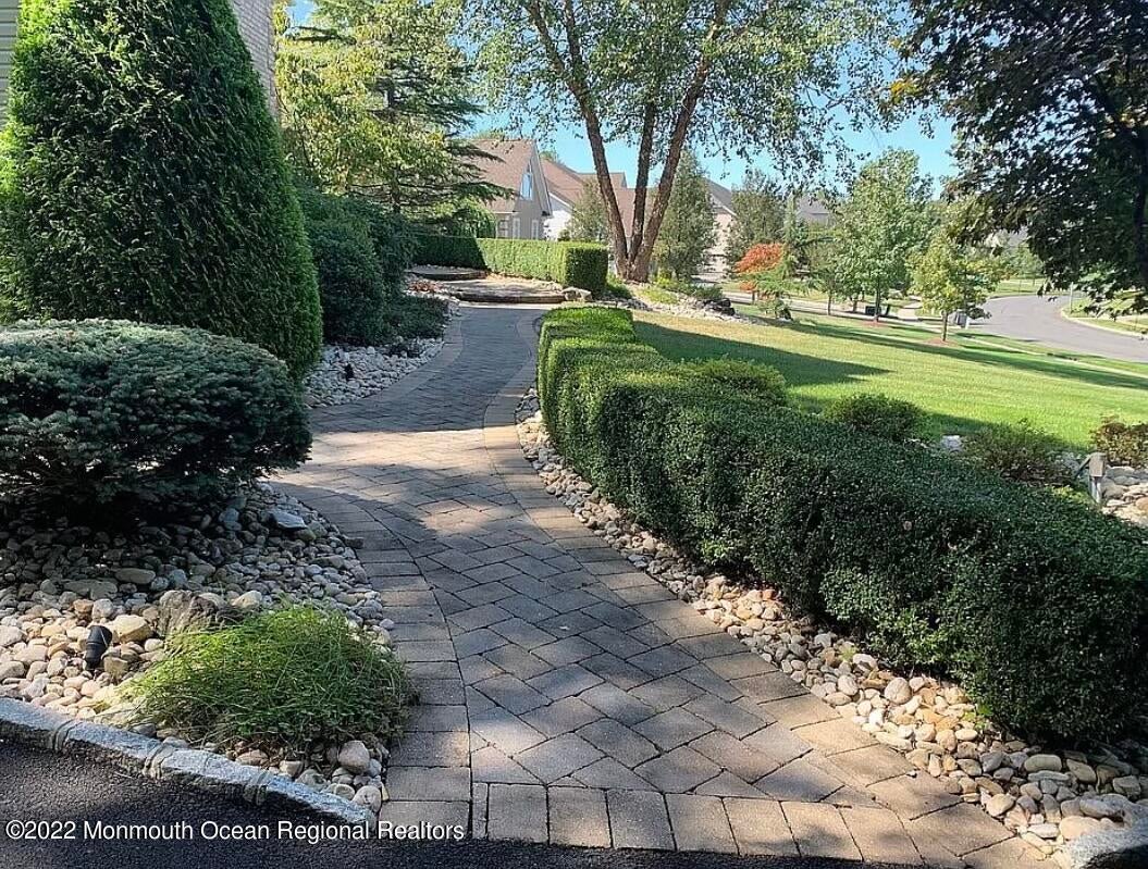 Manalapan, New Jersey, 07726, United States, 4 Bedrooms Bedrooms, ,5 BathroomsBathrooms,Residential,For Sale,1823230