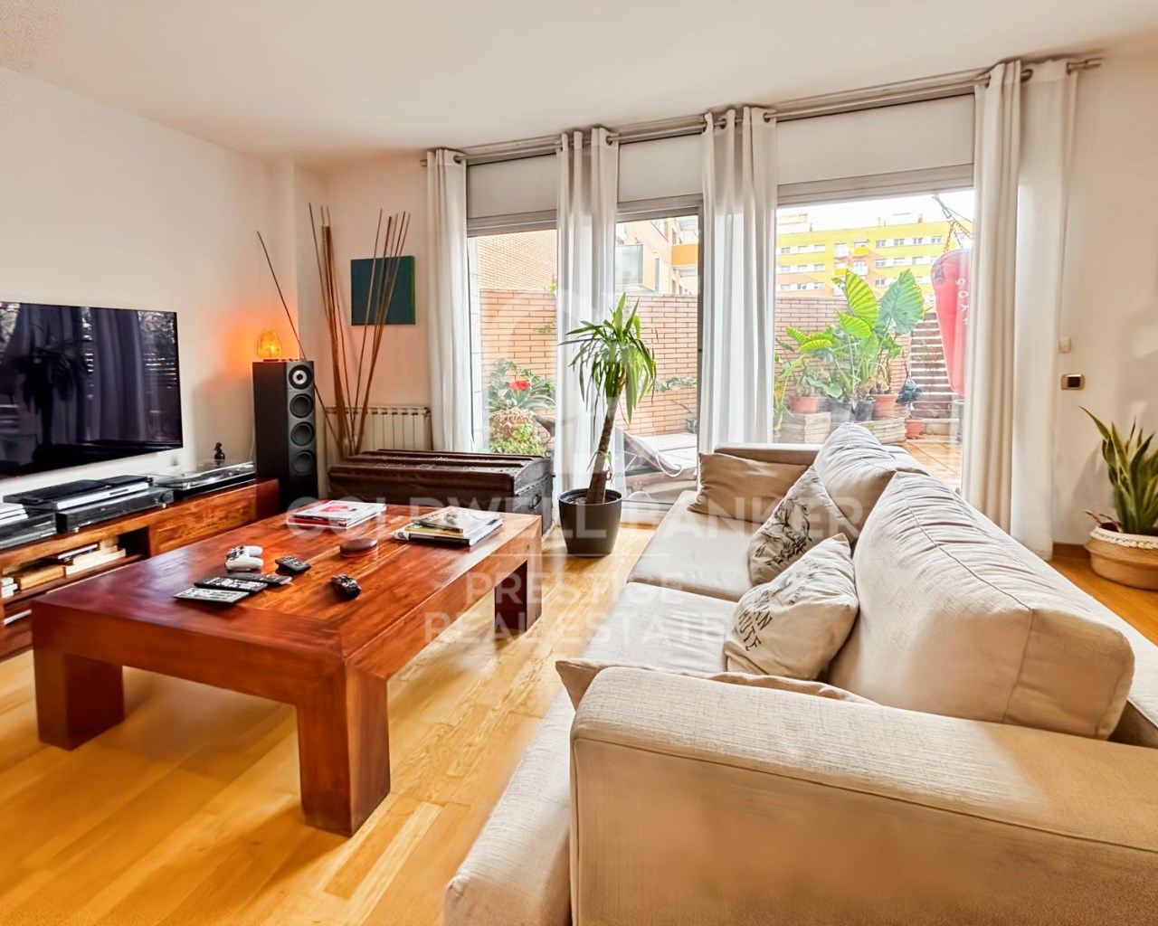 Barcelona, Catalonia, ES, 4 Bedrooms Bedrooms, ,2 BathroomsBathrooms,Residential,For Sale,1759816