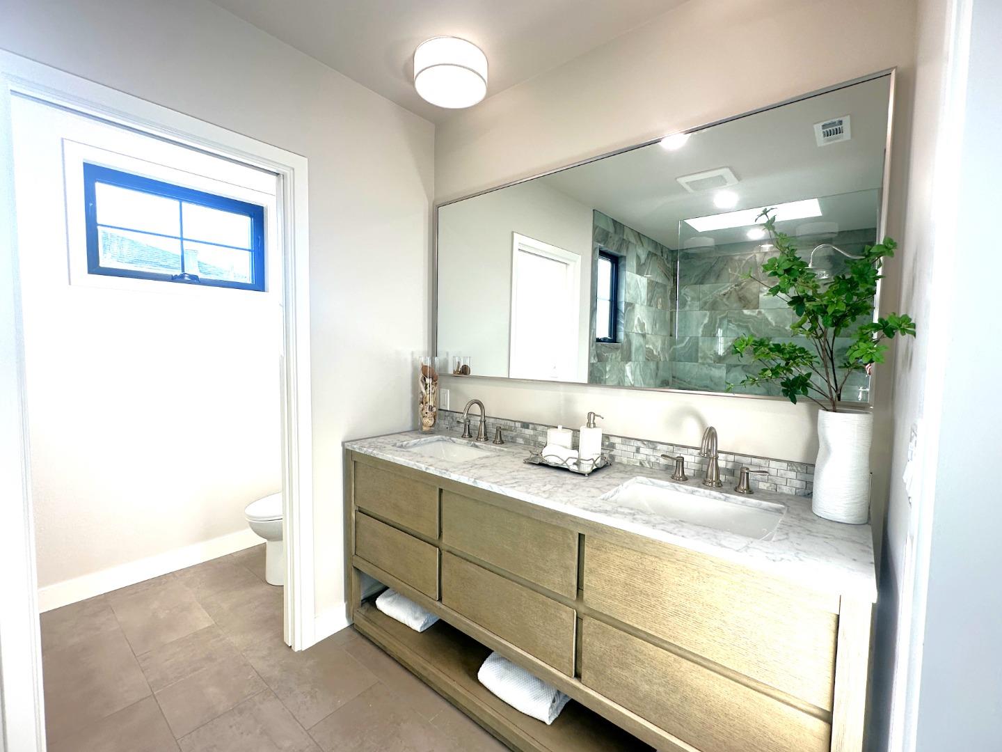 San Carlos, California, 94070, United States, 4 Bedrooms Bedrooms, ,4 BathroomsBathrooms,Residential,For Sale,1989305