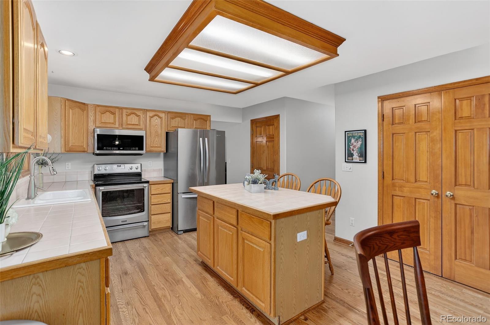 Littleton, Colorado, 80127, United States, 4 Bedrooms Bedrooms, ,3 BathroomsBathrooms,Residential,For Sale,1992155