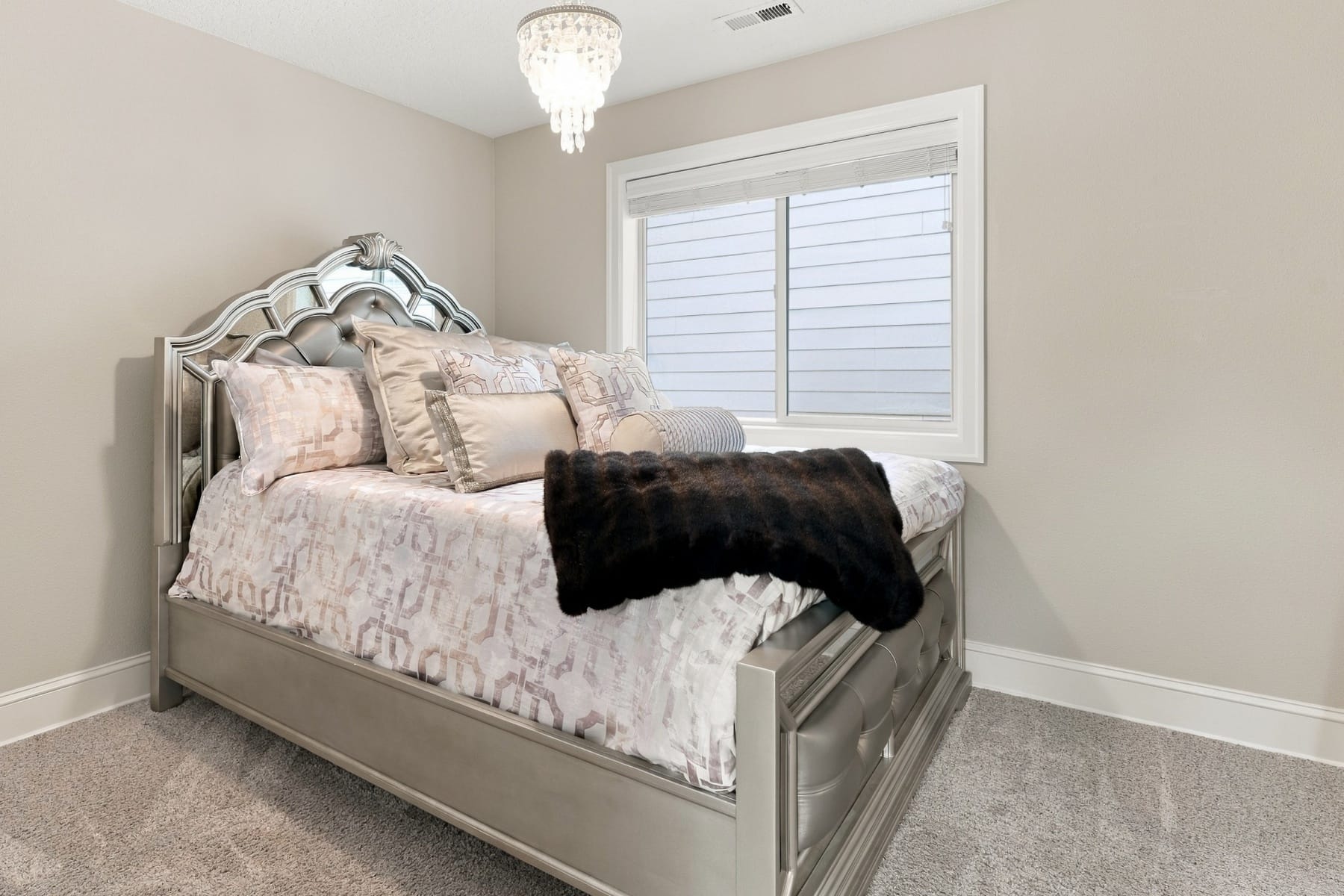  10340 SW HELENIUS ST Tualatin, OR 97062 - 物件實景