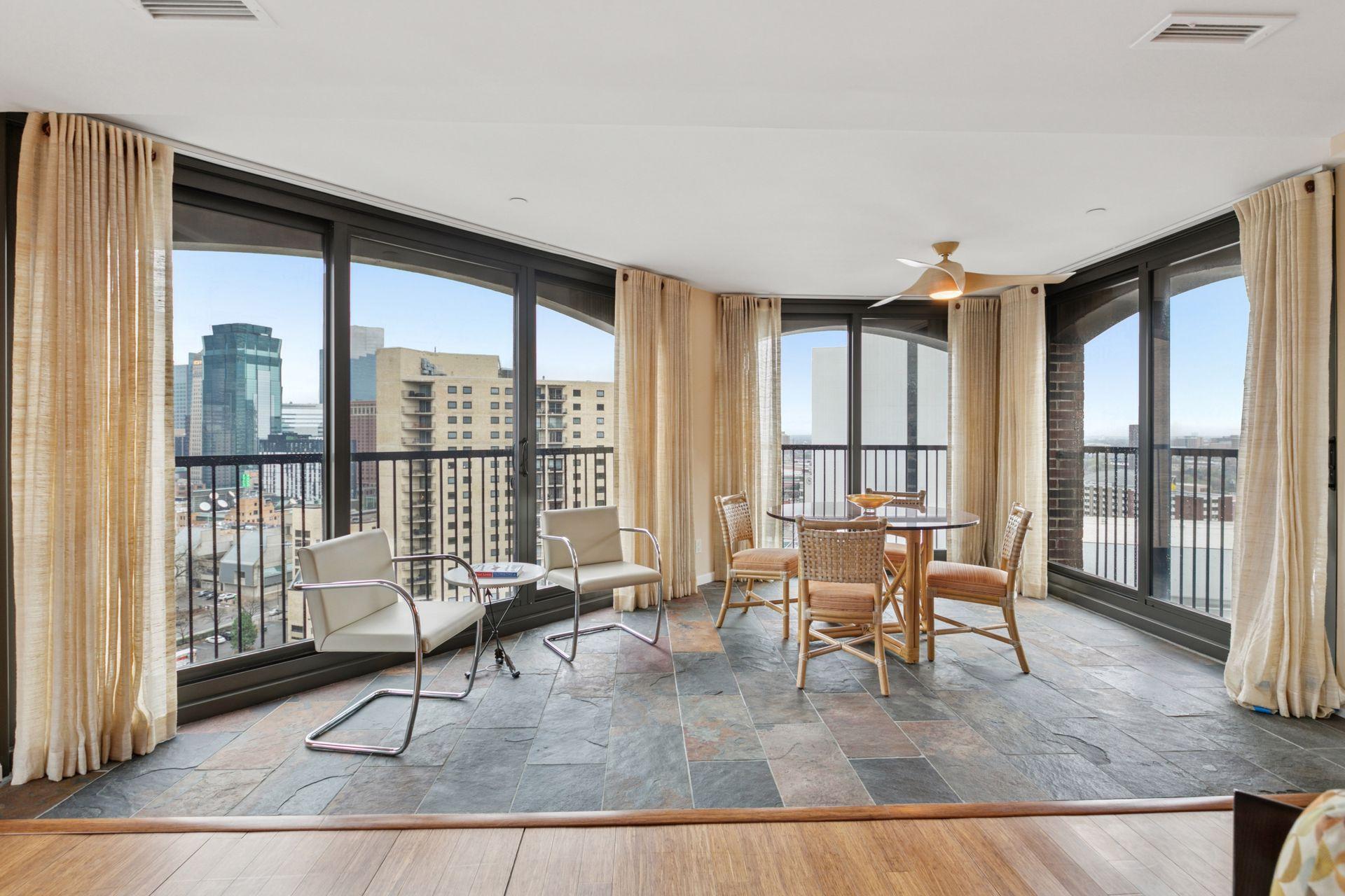 Minneapolis, Minnesota, 55403, United States, 2 Bedrooms Bedrooms, ,1 BathroomBathrooms,Residential,For Sale,1794027
