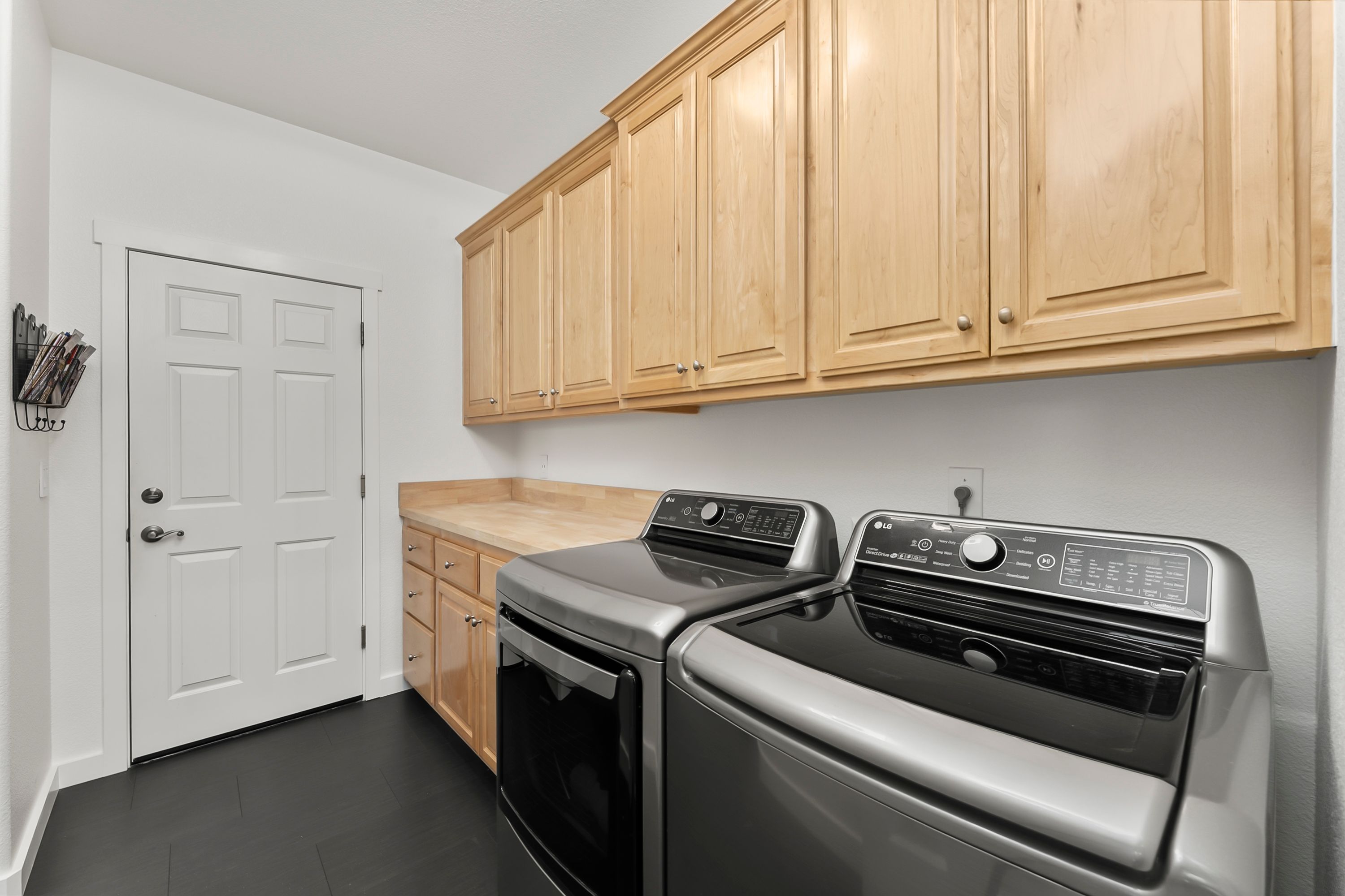  Thoughtfully Designed Living with Income Potential - 物件實景