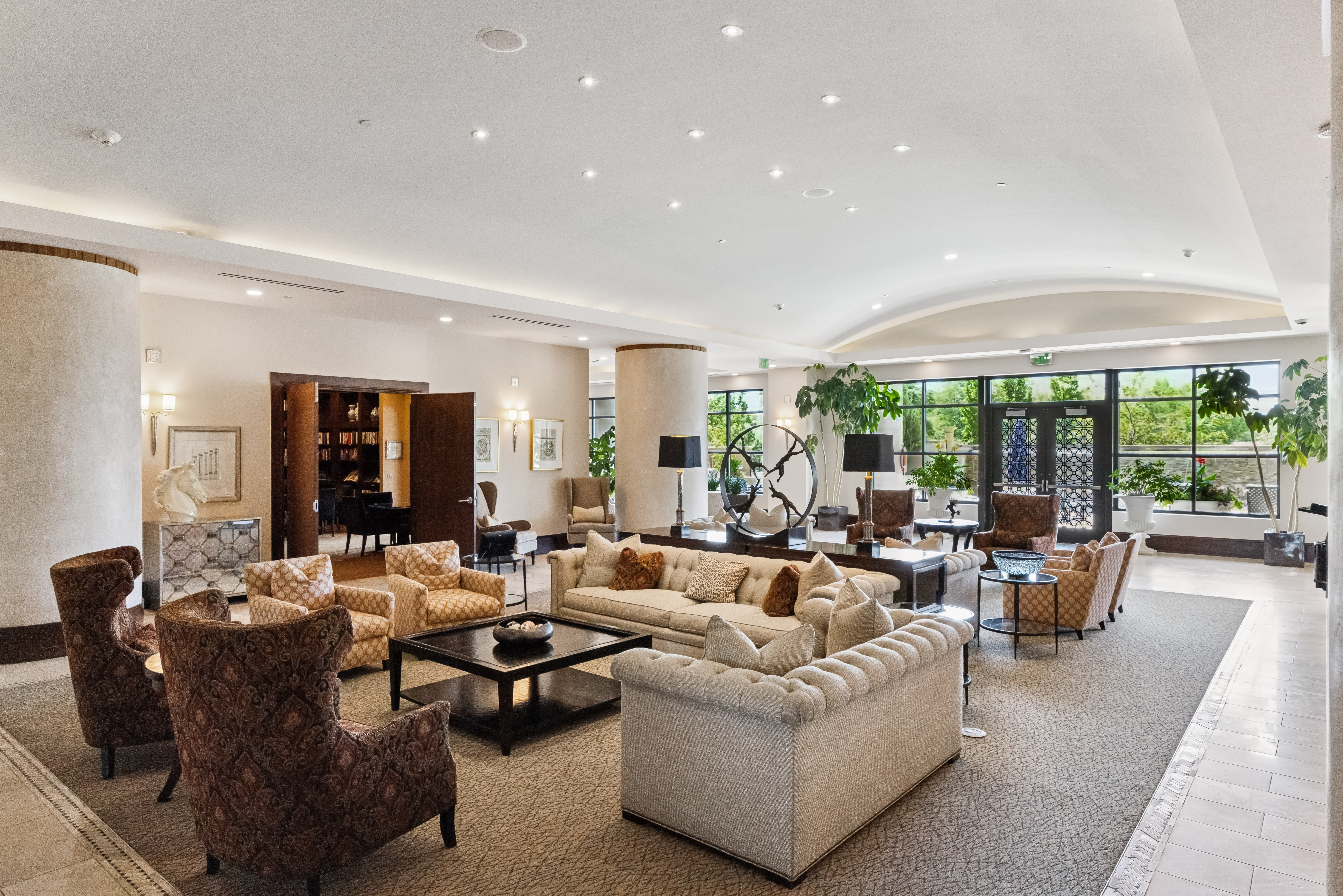  Fantastic 2 Bed/2 Bath End Unit Offering Panoramic Views - 物件實景
