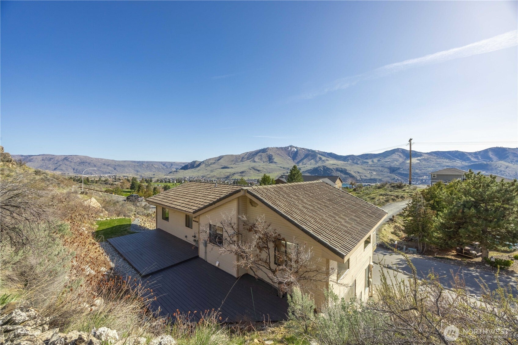 Chelan, Washington, 98816, United States, 3 Bedrooms Bedrooms, ,2 BathroomsBathrooms,Residential,For Sale,1932481