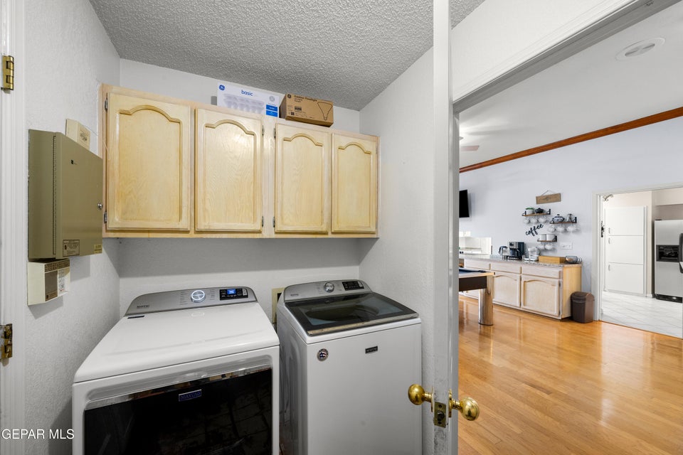 El Paso, Texas, 79912, United States, 4 Bedrooms Bedrooms, ,2 BathroomsBathrooms,Residential,For Sale,1921658