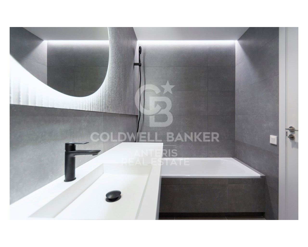 Barcelona, Barcelona, Gr?cia Barcelona, Barcelona, Barcelona, Catalonia, ES, 3 Bedrooms Bedrooms, ,2 BathroomsBathrooms,Residential,For Sale,Barcelona, Barcelona, Gr?cia Barcelona, Barcelona,1658807