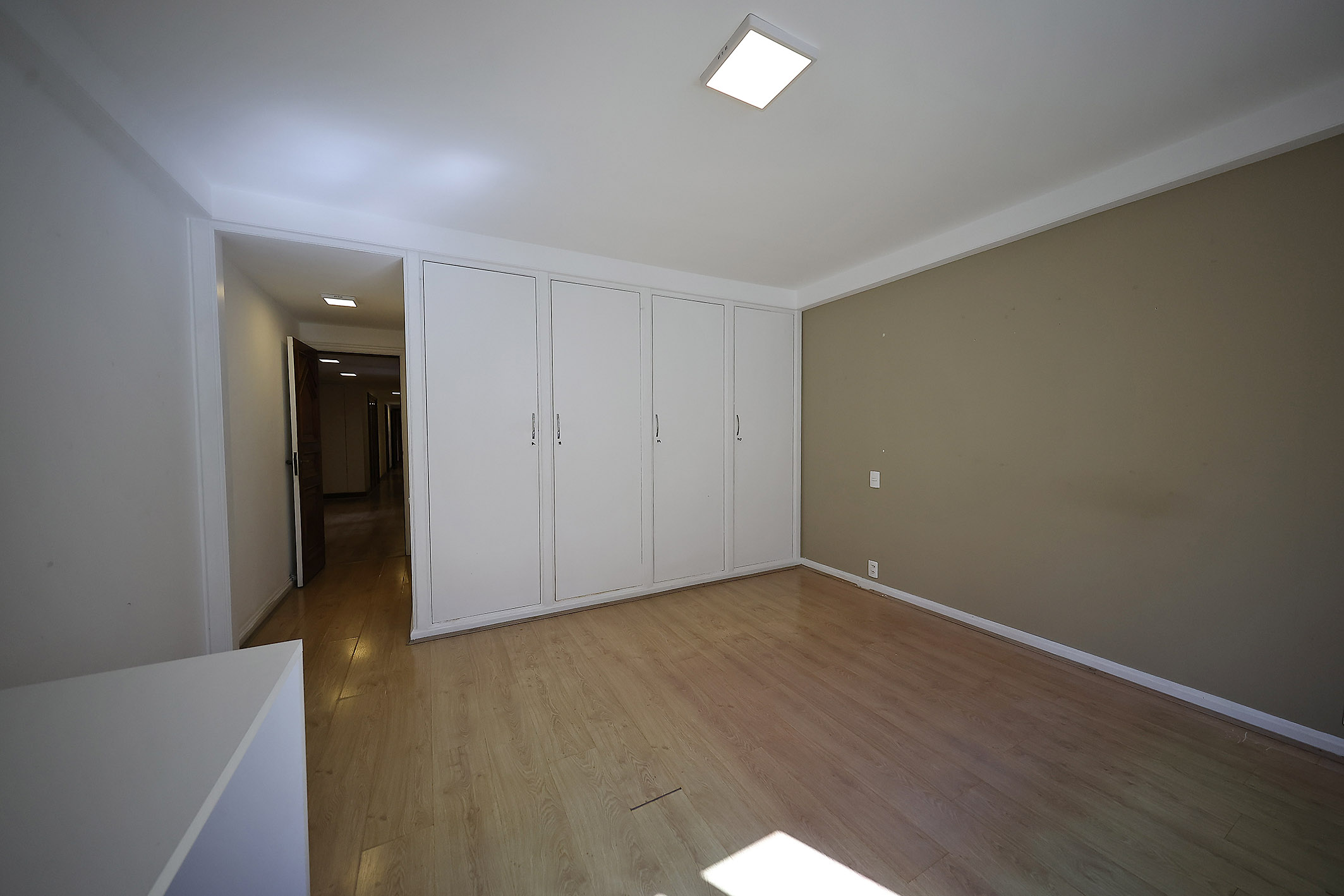  Apartment with direct ocean views in a building with amenities - 物件實景