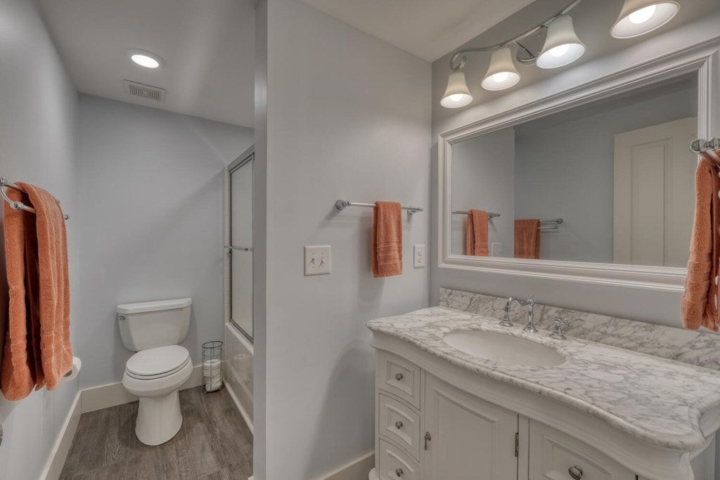 Blairsville, Georgia, 30512, United States, 5 Bedrooms Bedrooms, ,6 BathroomsBathrooms,Residential,For Sale,1901332