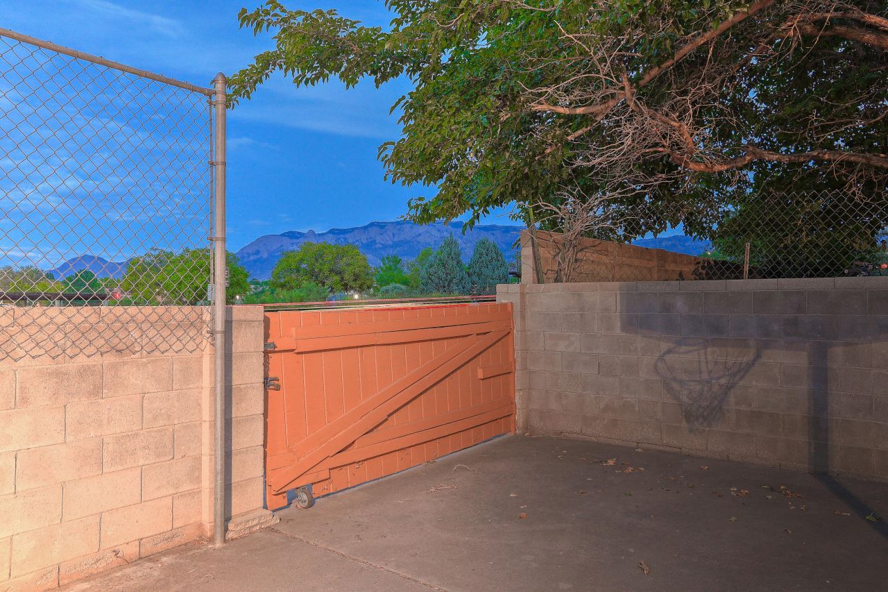 Albuquerque, New Mexico, 87109, United States, 4 Bedrooms Bedrooms, ,3 BathroomsBathrooms,Residential,For Sale,1940496