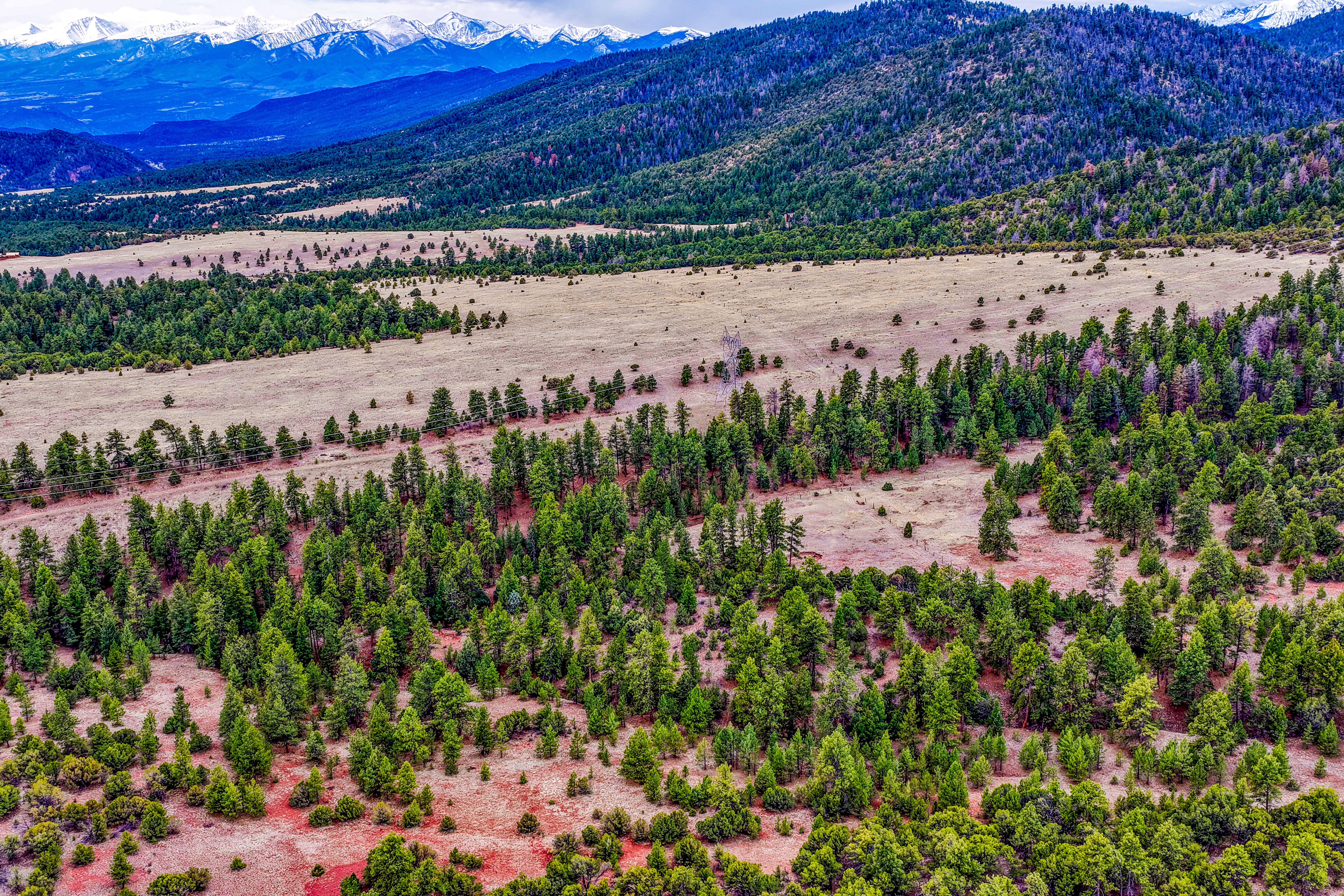  Spectacular 119 acre ranch tucked into a scenic mountain valley - 物件實景