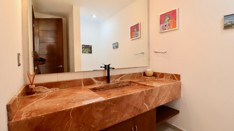 Morelia, Michoacán de Ocampo, 58350, Mexico, 3 Bedrooms Bedrooms, ,2 BathroomsBathrooms,Residential,For Sale,1994490