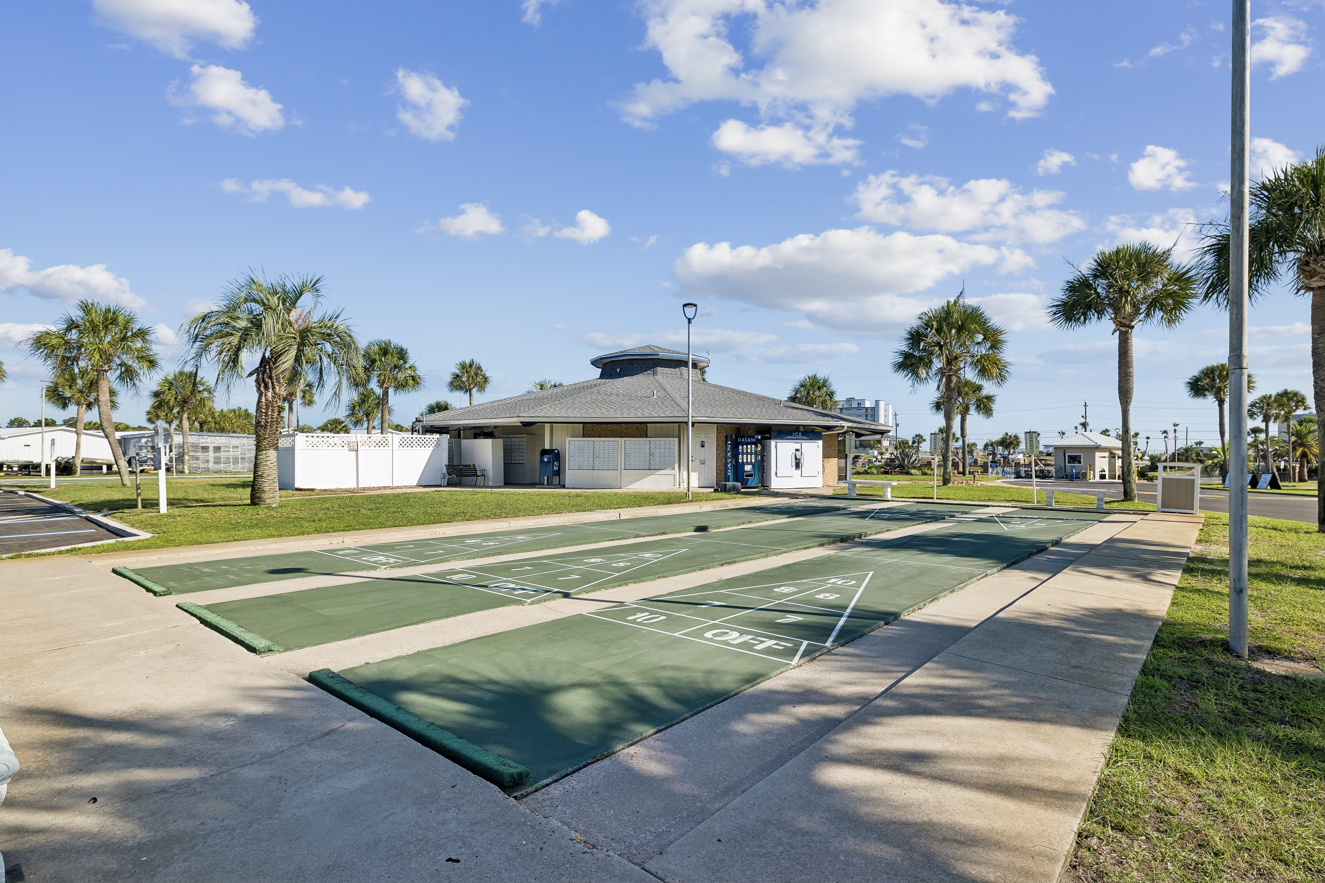  Turnkey Coastal Cottage With Resort Amenities In Gated Waterfront Community - 物件實景