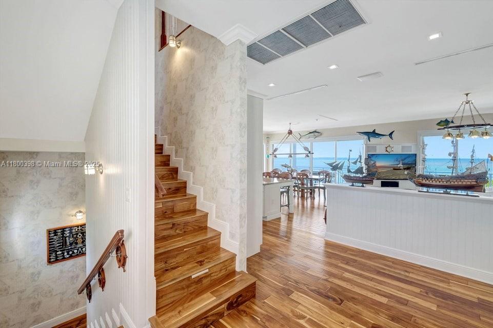 Islamorada, Florida, 33036, United States, 8 Bedrooms Bedrooms, ,10 BathroomsBathrooms,Residential,For Sale,1807381