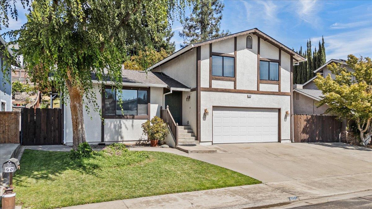 Oakdale, California, 95361, United States, 3 Bedrooms Bedrooms, ,3 BathroomsBathrooms,Residential,For Sale,1923997