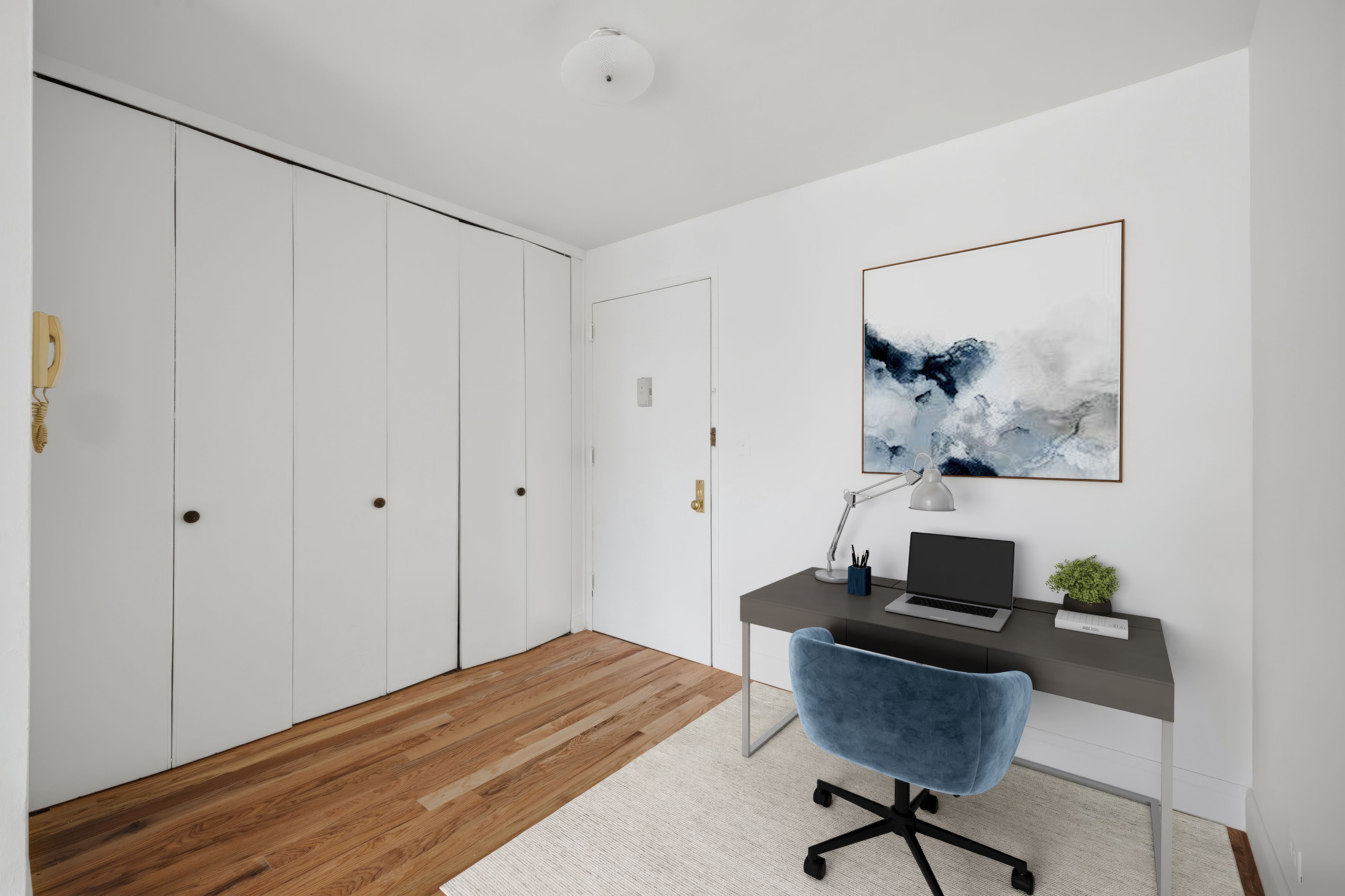  Bright & Large 1 Bed - Needs TLC - 物件實景