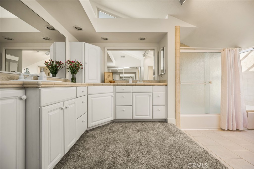 Irvine, California, 92614, United States, 4 Bedrooms Bedrooms, ,3 BathroomsBathrooms,Residential,For Sale,1988283