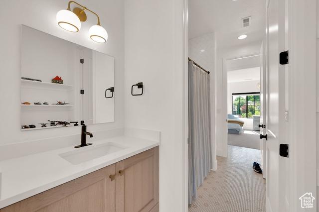 Draper, Utah, 84020, United States, 4 Bedrooms Bedrooms, ,4 BathroomsBathrooms,Residential,For Sale,1981128